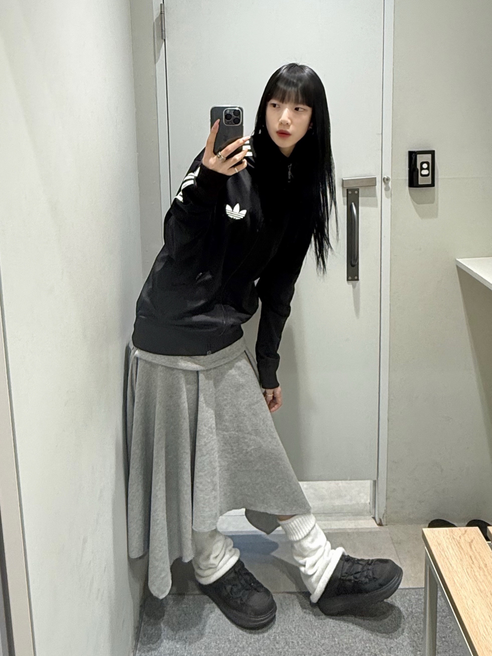 (W) Reebok Hyperium Padded Slip-On Black, Adidas Skateboarding Firebird Track Jacket Black - US Sizing 착용 스타일 - 2