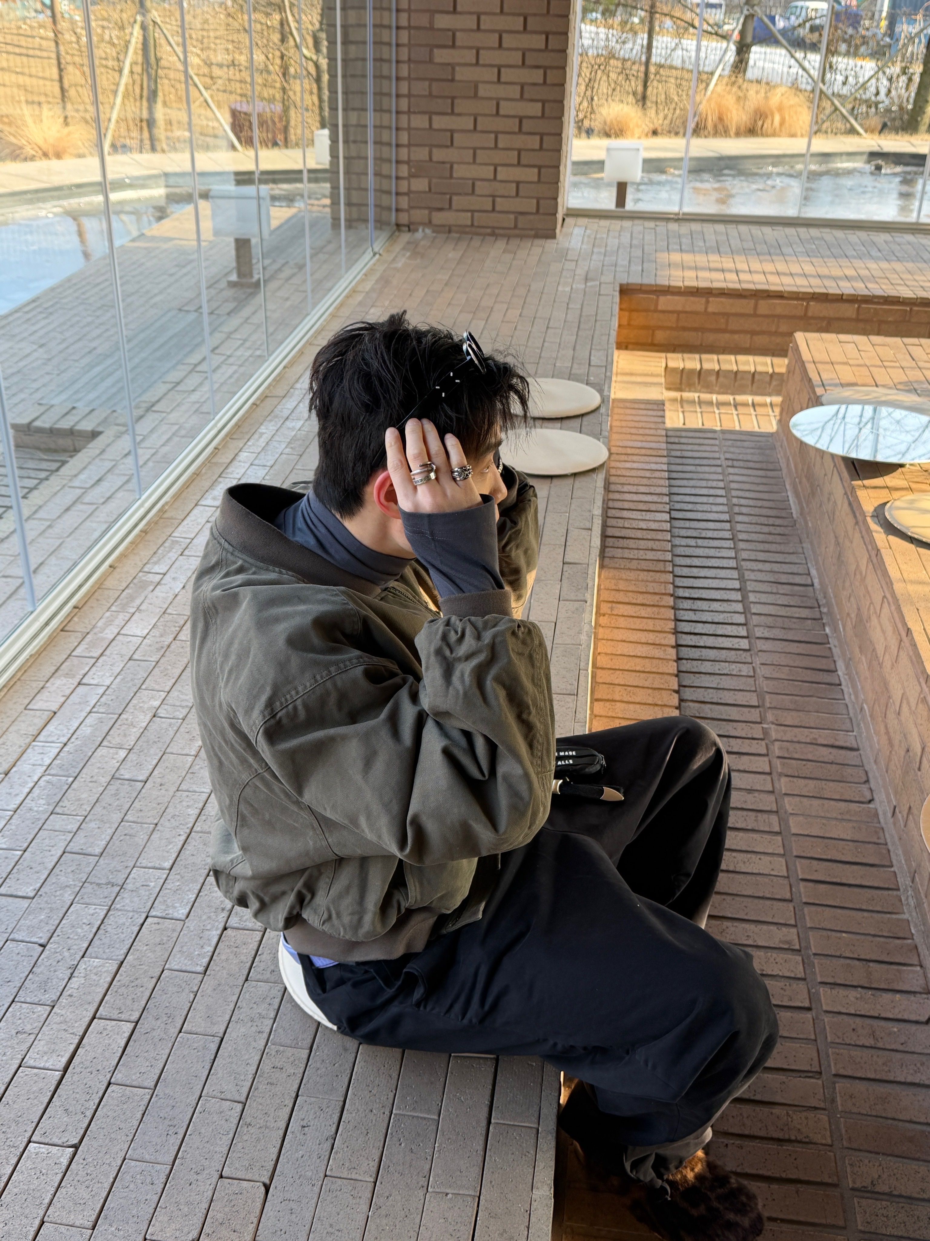 Gentle Monster x Maison Margiela MM210 Black Clear, Undermycar A Palace Entwined with Grapevines Buckle Alligator Effec Leather Belt Alligator Lavender - 25SS 착용 스타일 - 1