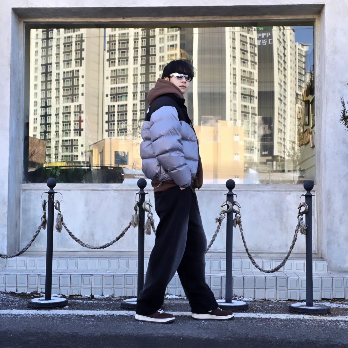 The North Face White Label Novelty Nuptse Down Jacket Heather Gray, Nike Air Force 1 Mid '07 QS Chocolate 착용 스타일 - 4
