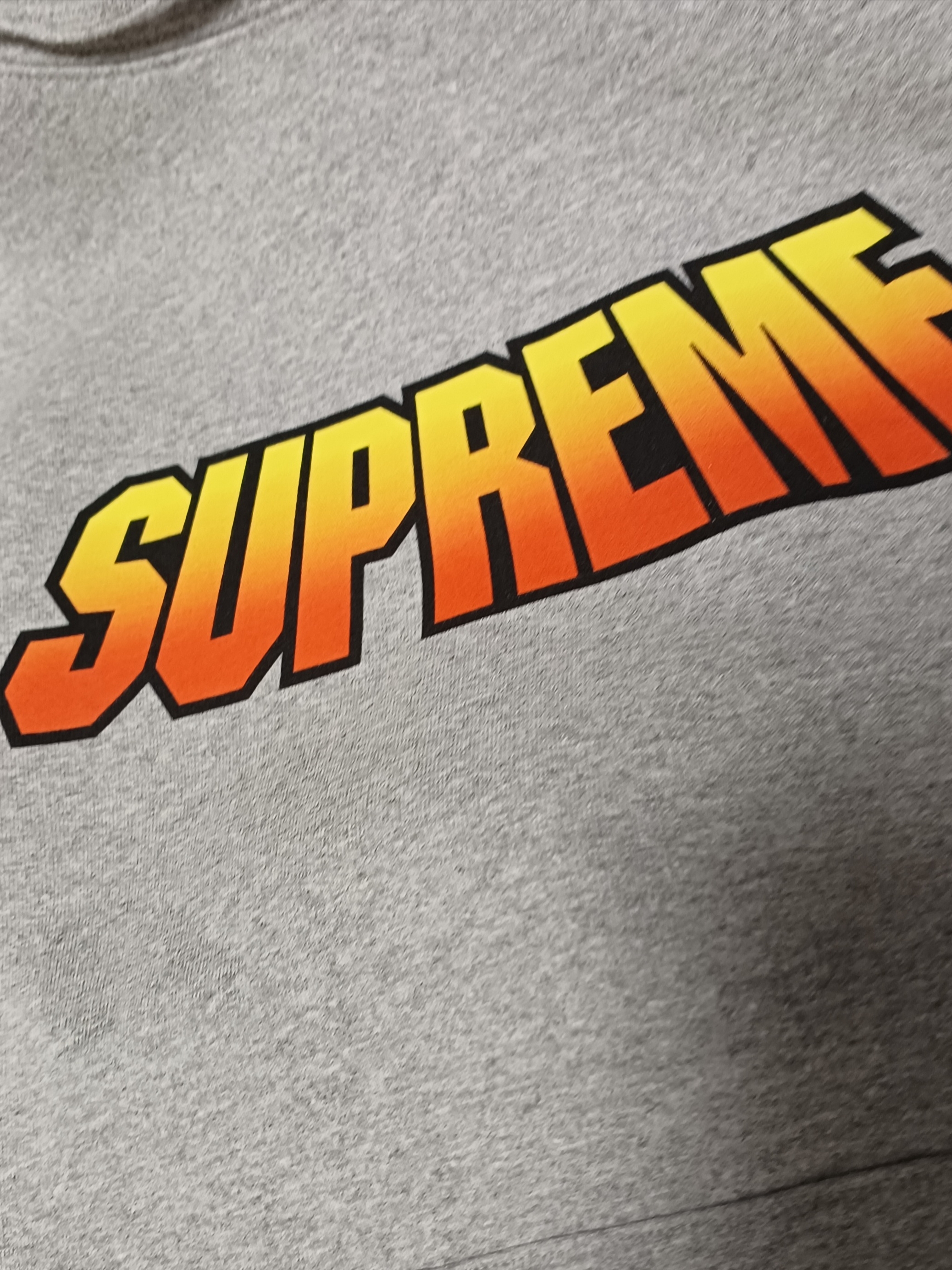 Supreme Gradient Hooded Sweatshirt Heather Grey - 24SS 착용 스타일