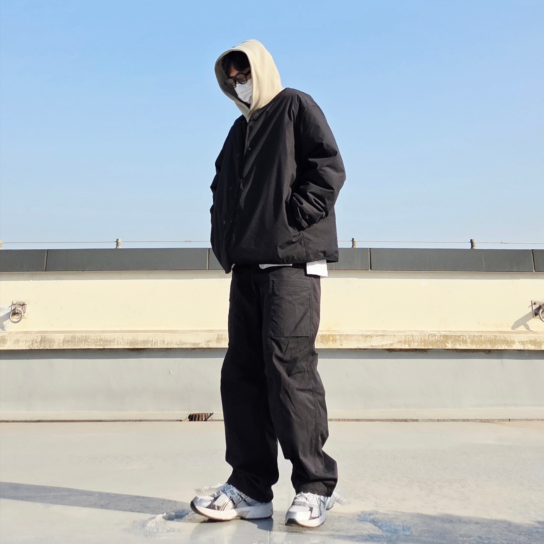 Asics Gel-1130 White Black, Nanamica Reversible Down Cardigan Black 착용 스타일 - 4
