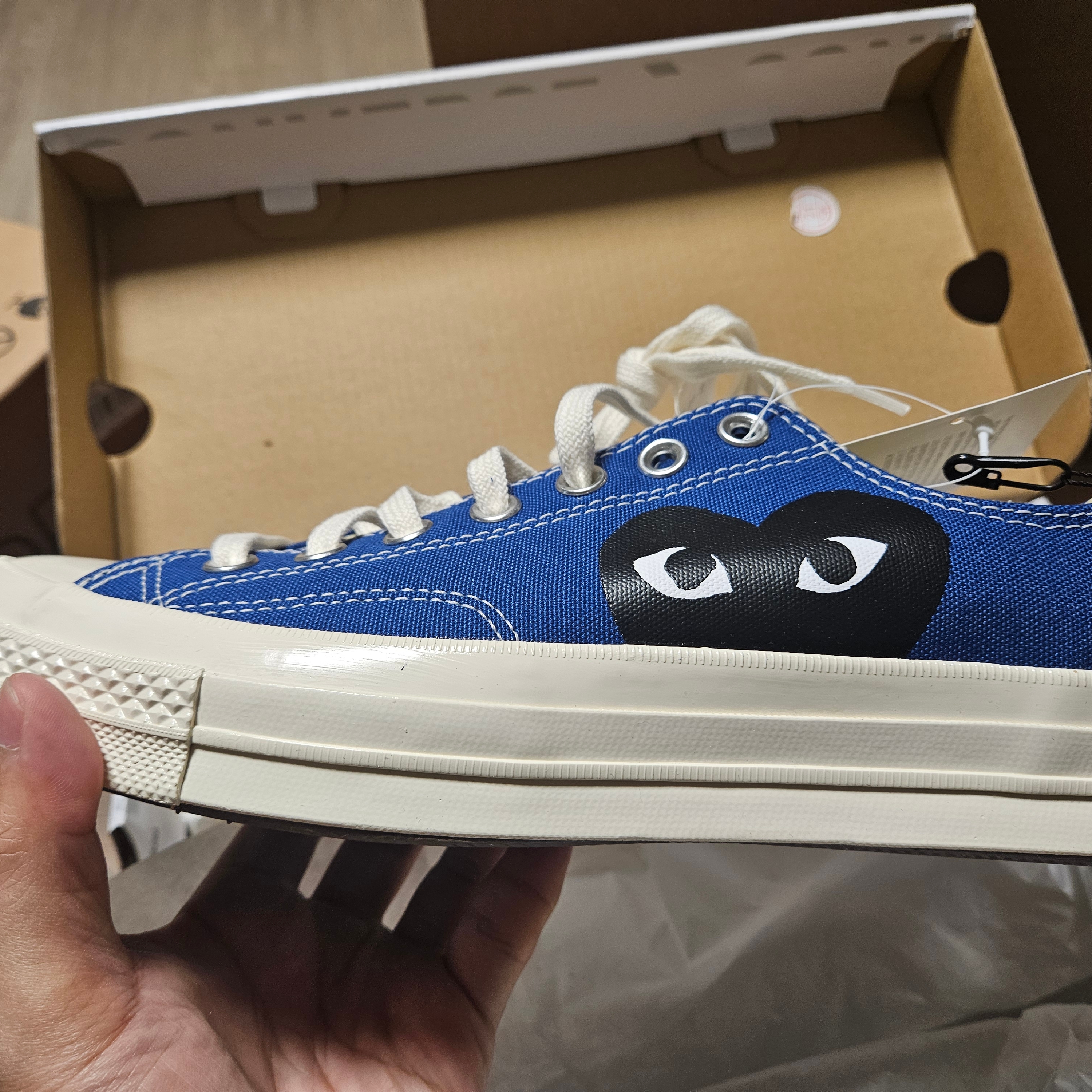 Converse x Play Comme des Garcons Chuck 70 Ox Blue Quartz 착용 스타일