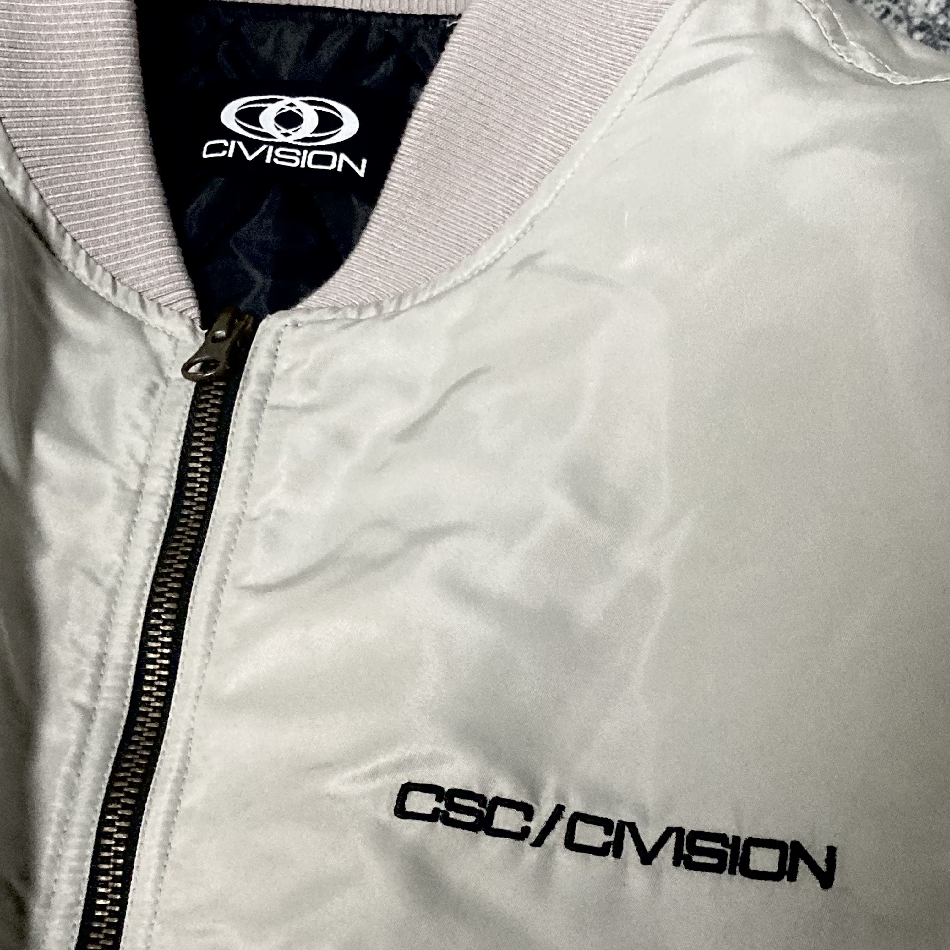Civision by CSC Progressive Bomber Jacket Beige 착용 스타일 - 2