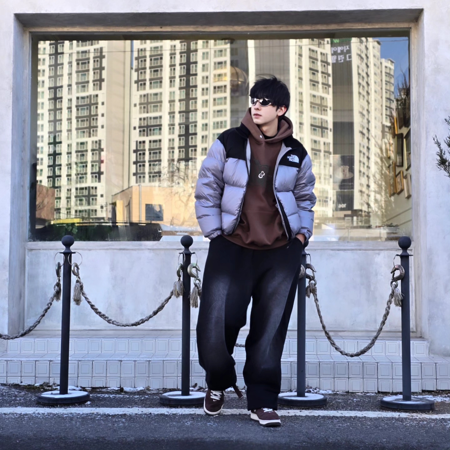 The North Face White Label Novelty Nuptse Down Jacket Heather Gray, Nike Air Force 1 Mid '07 QS Chocolate 착용 스타일 - 3