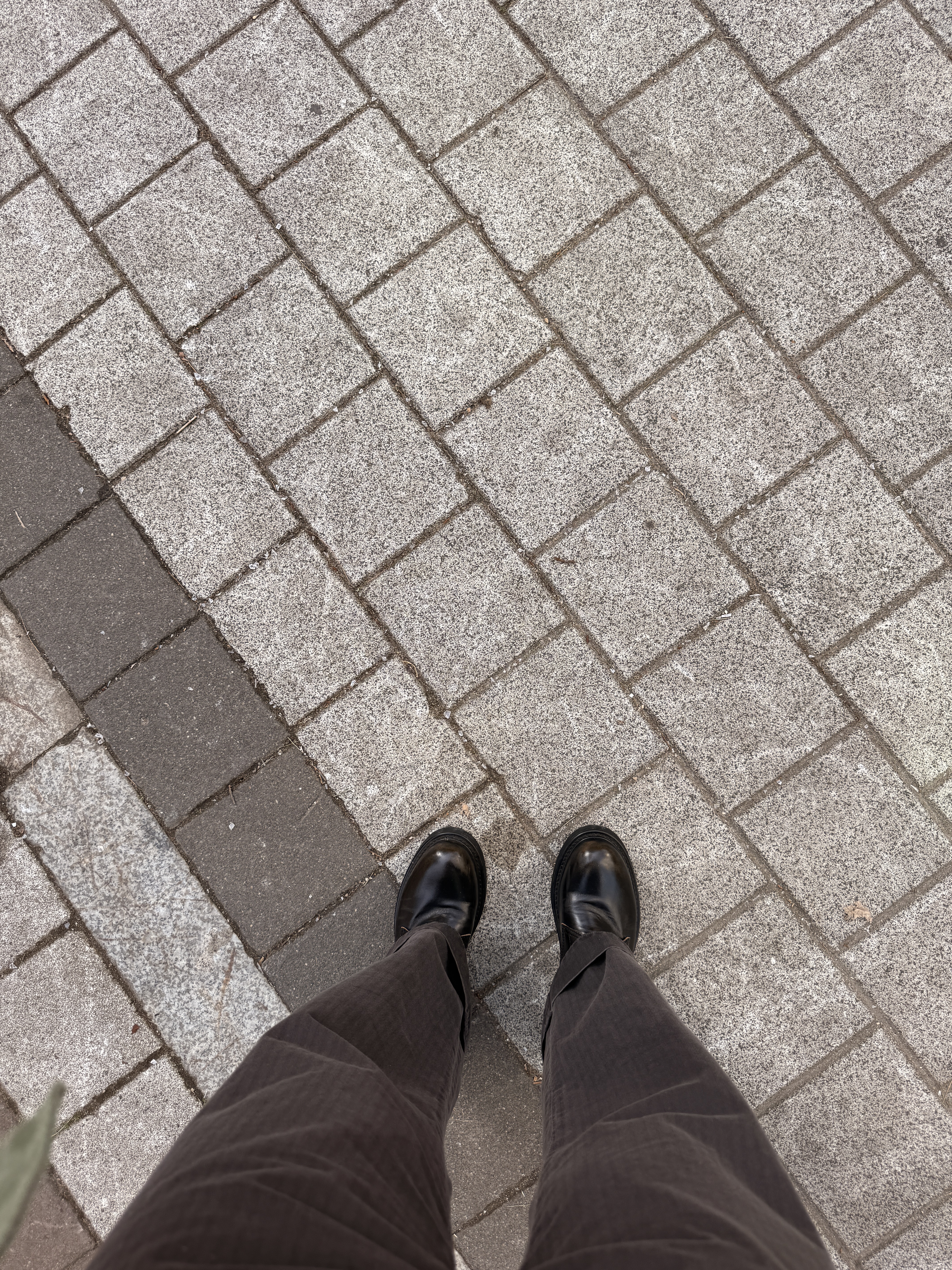 Double RL Garment Dye Herringbone Field Pants Washed Black, Double RL Indigo Denim Jacket Leland Wash 착용 스타일 - 3