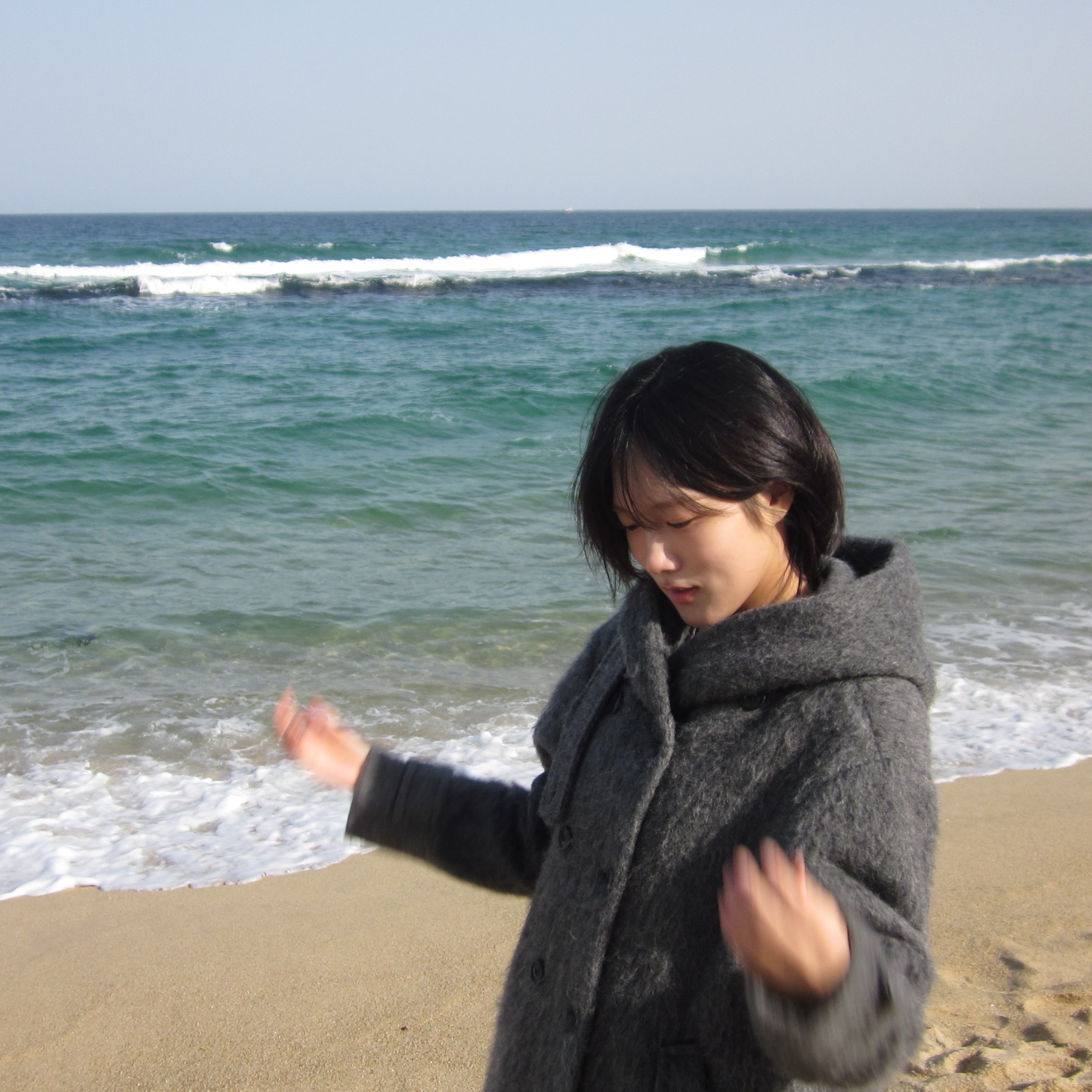 (W) Yinandyang in Harmony Miya Coat Charcoal 착용 스타일 - 2