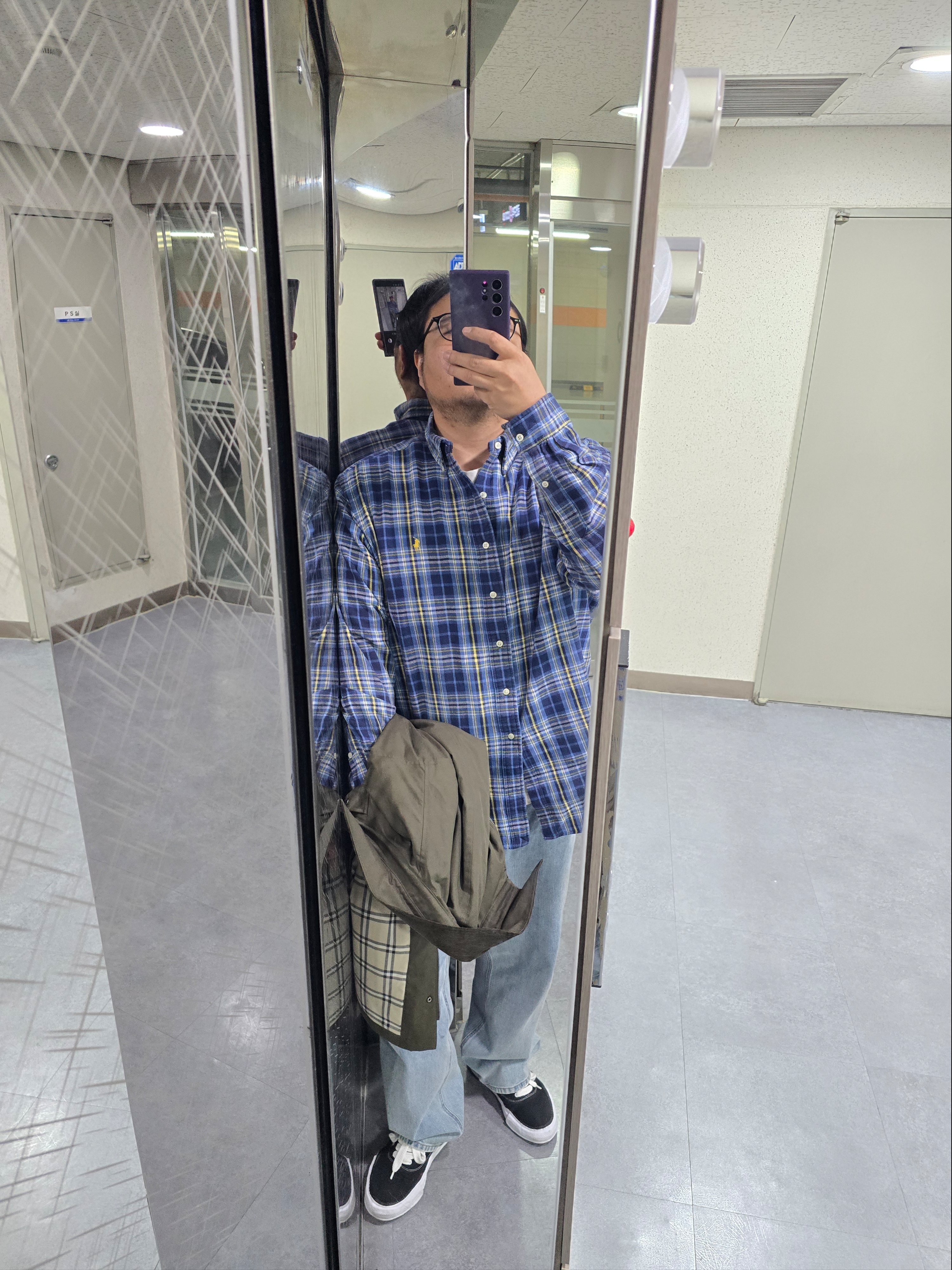 Maison Mihara Yasuhiro Baker OG Sole Canvas Low Cut Sneakers Black, [10% 적립] [KREAM Limited Edition The Trophy Fishing Club] Polo Ralph Lauren Plaid Flannel Camp Shirt Blue White - 25FW 착용 스타일