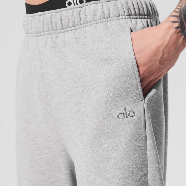 (W) Alo Yoga Accolade Straight Leg Sweatpants Athletic Heather Grey 착용 스타일 - 2