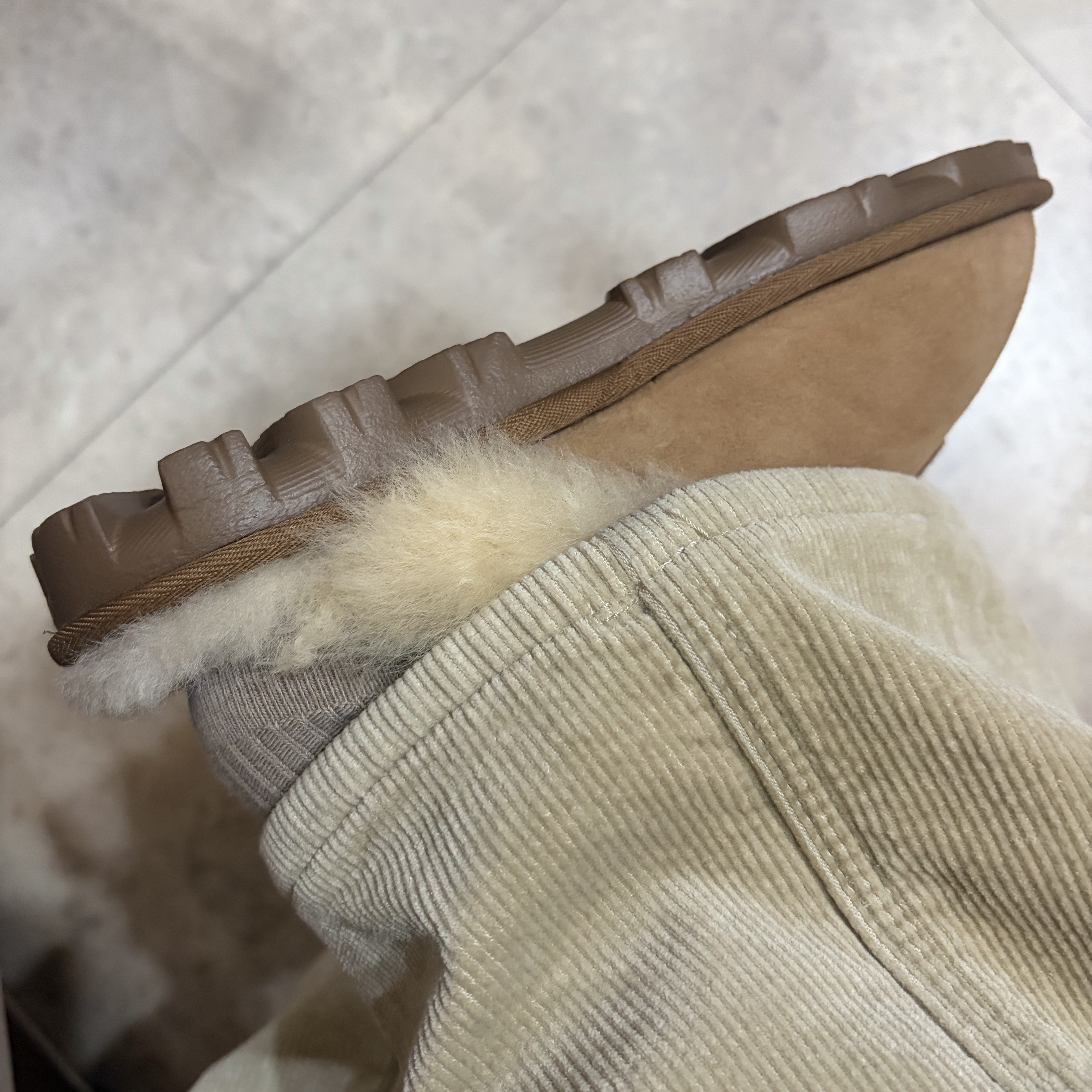(W) UGG Coquette Slipper Chestnut 착용 스타일