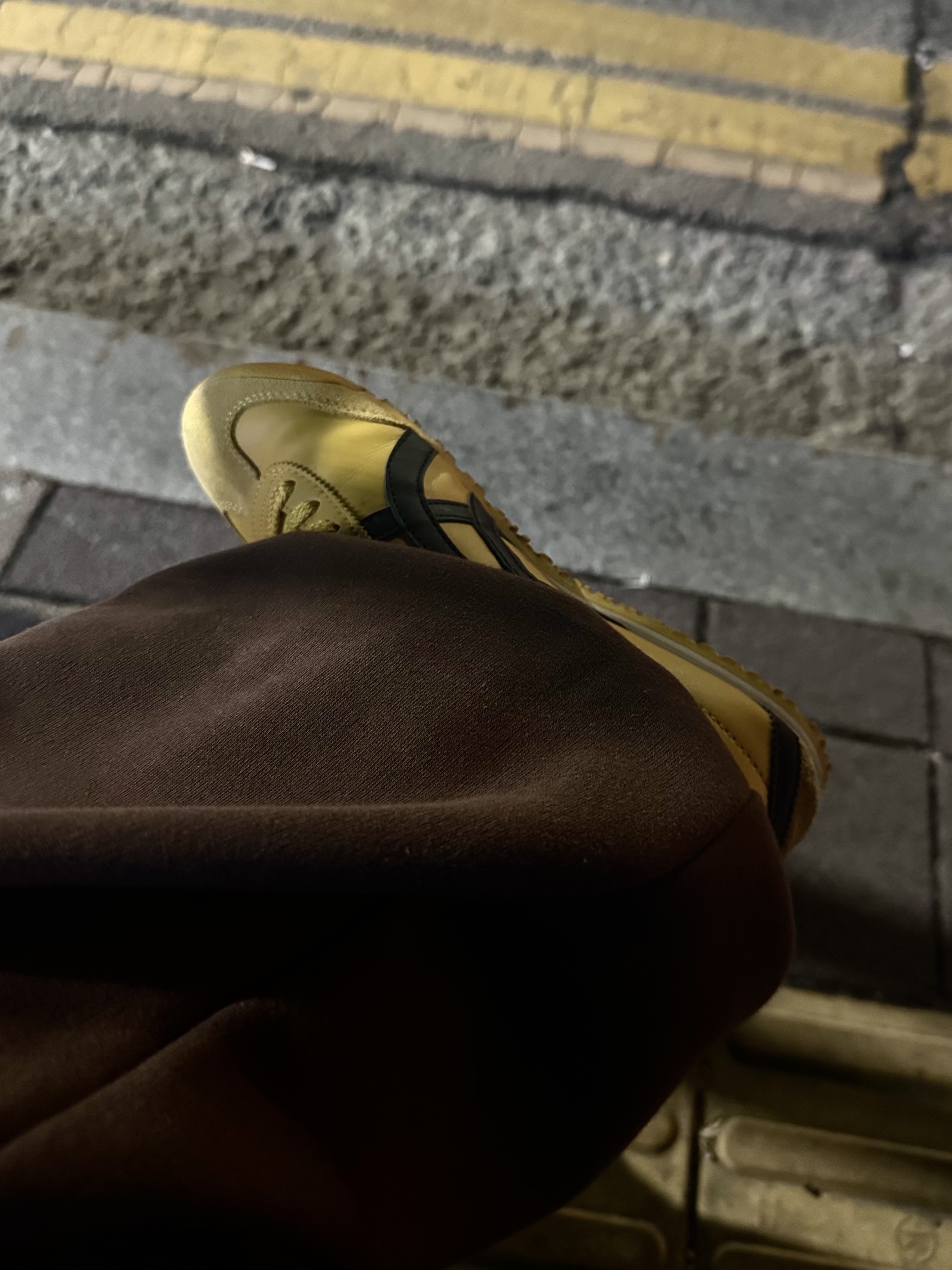 Onitsuka Tiger Mexico 66 Yellow Black 착용 스타일