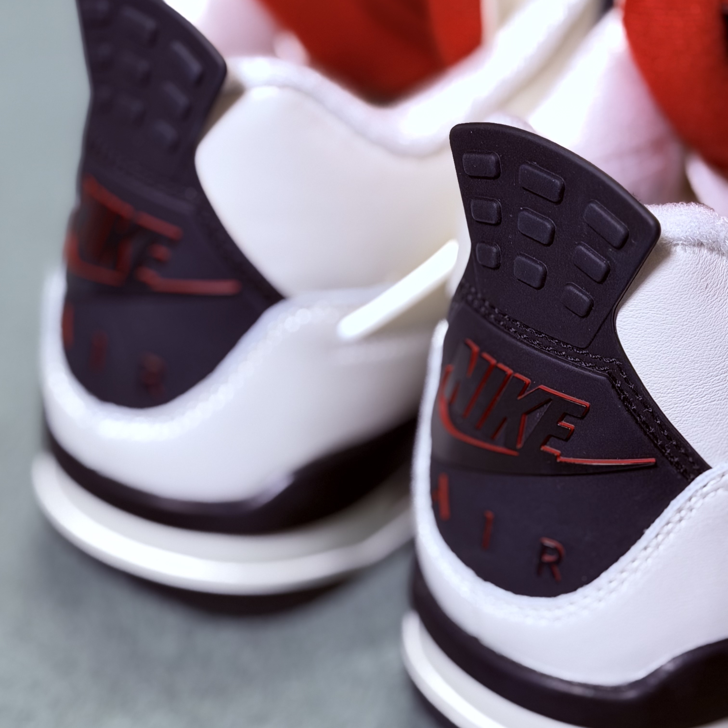 Jordan 4 Flight Club Sail and Black 착용 스타일 - 1