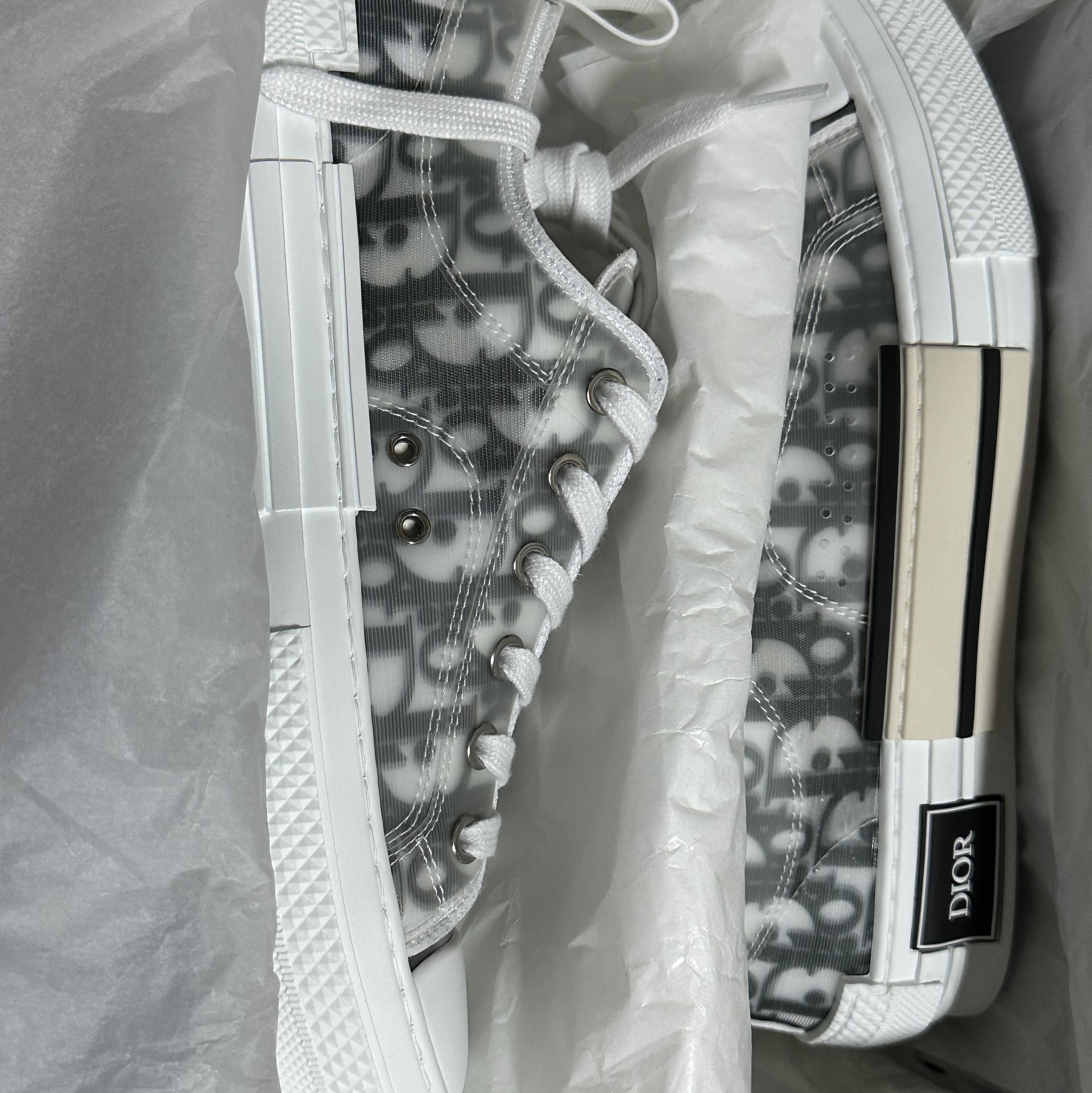 Dior B23 Low Dior Oblique White & Black 착용 스타일
