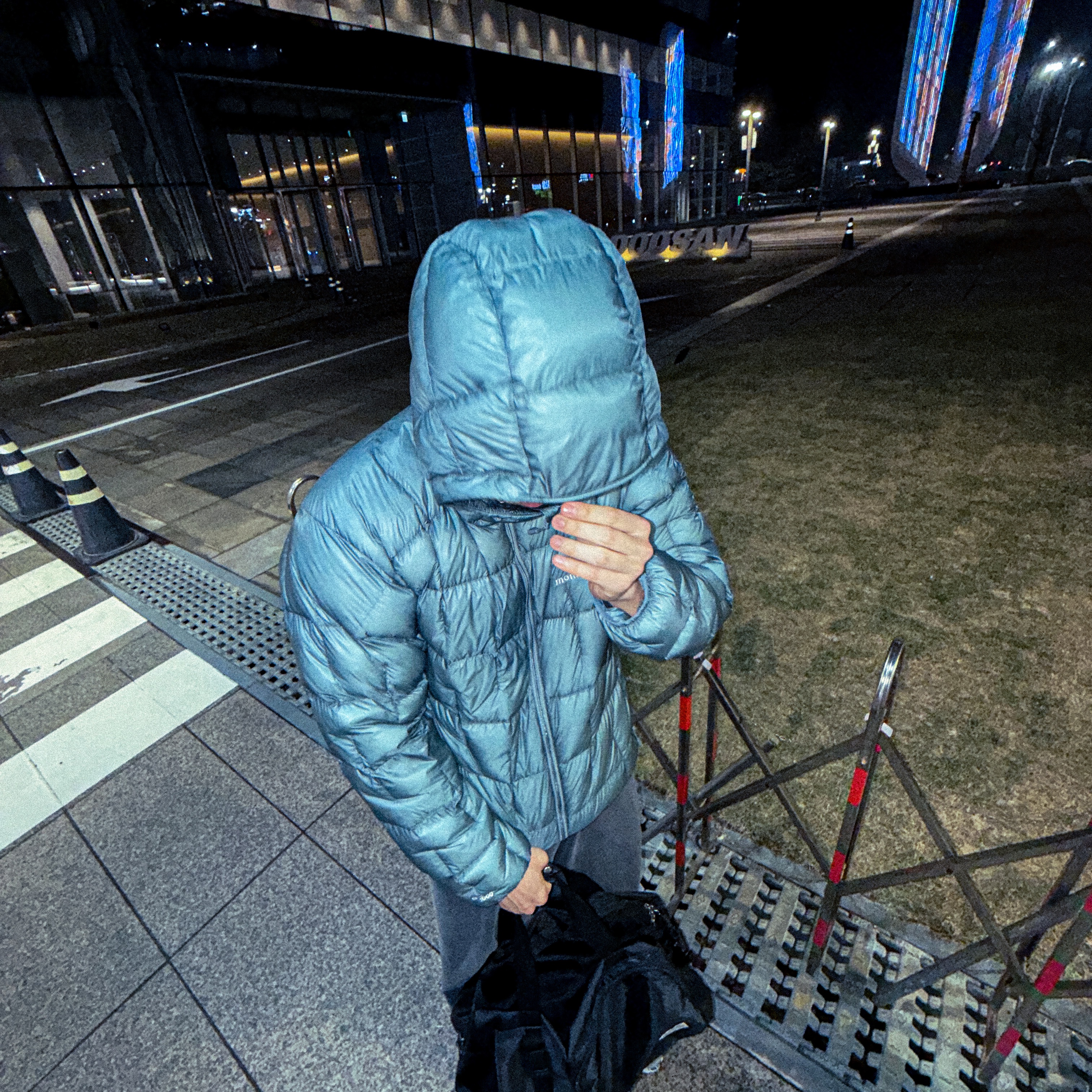 Montbell Plasma 1000 Alpine Down Parka Light Gray 착용 스타일 - 1