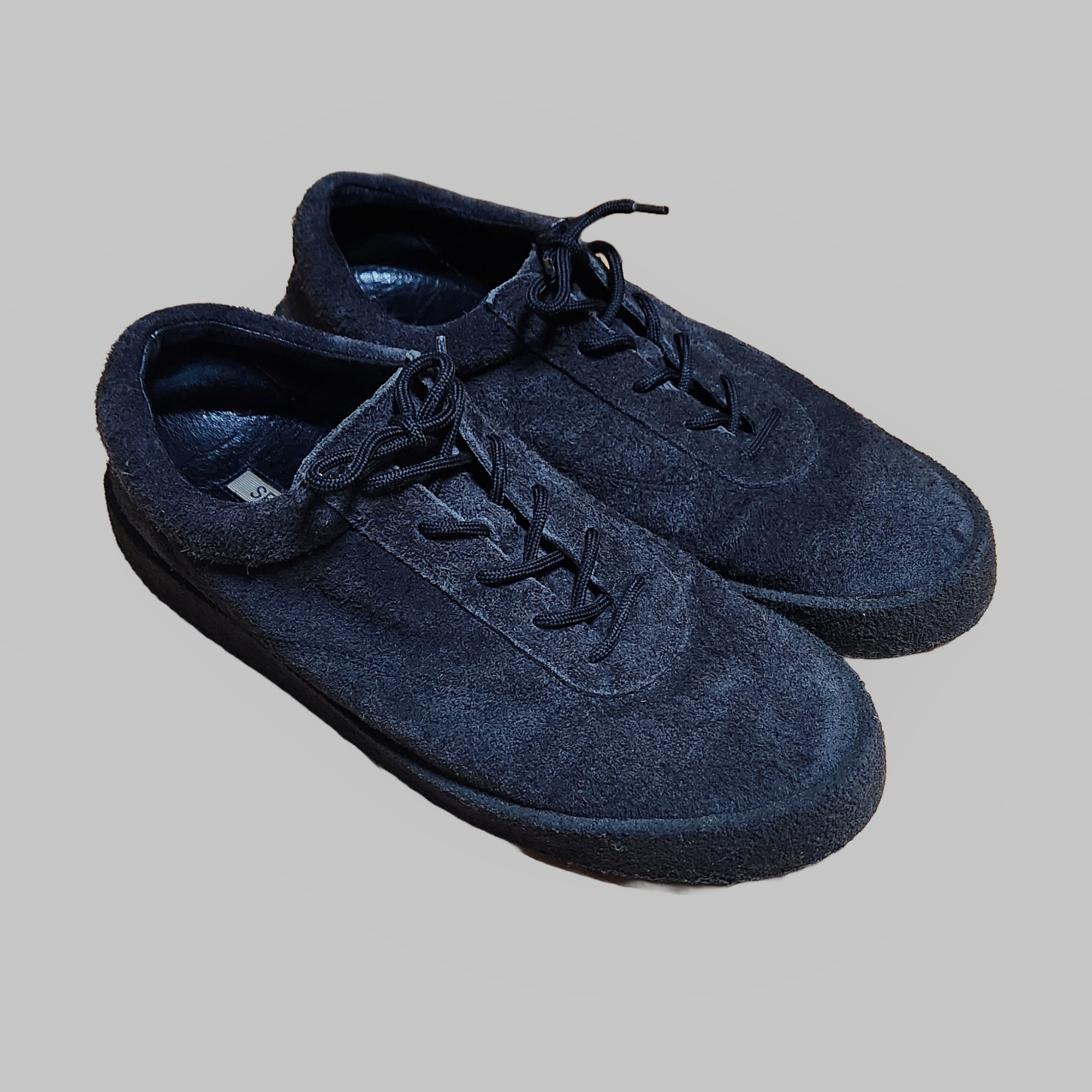 Yeezy Season 6 Crepe Sneakers Black 착용 스타일 - 1