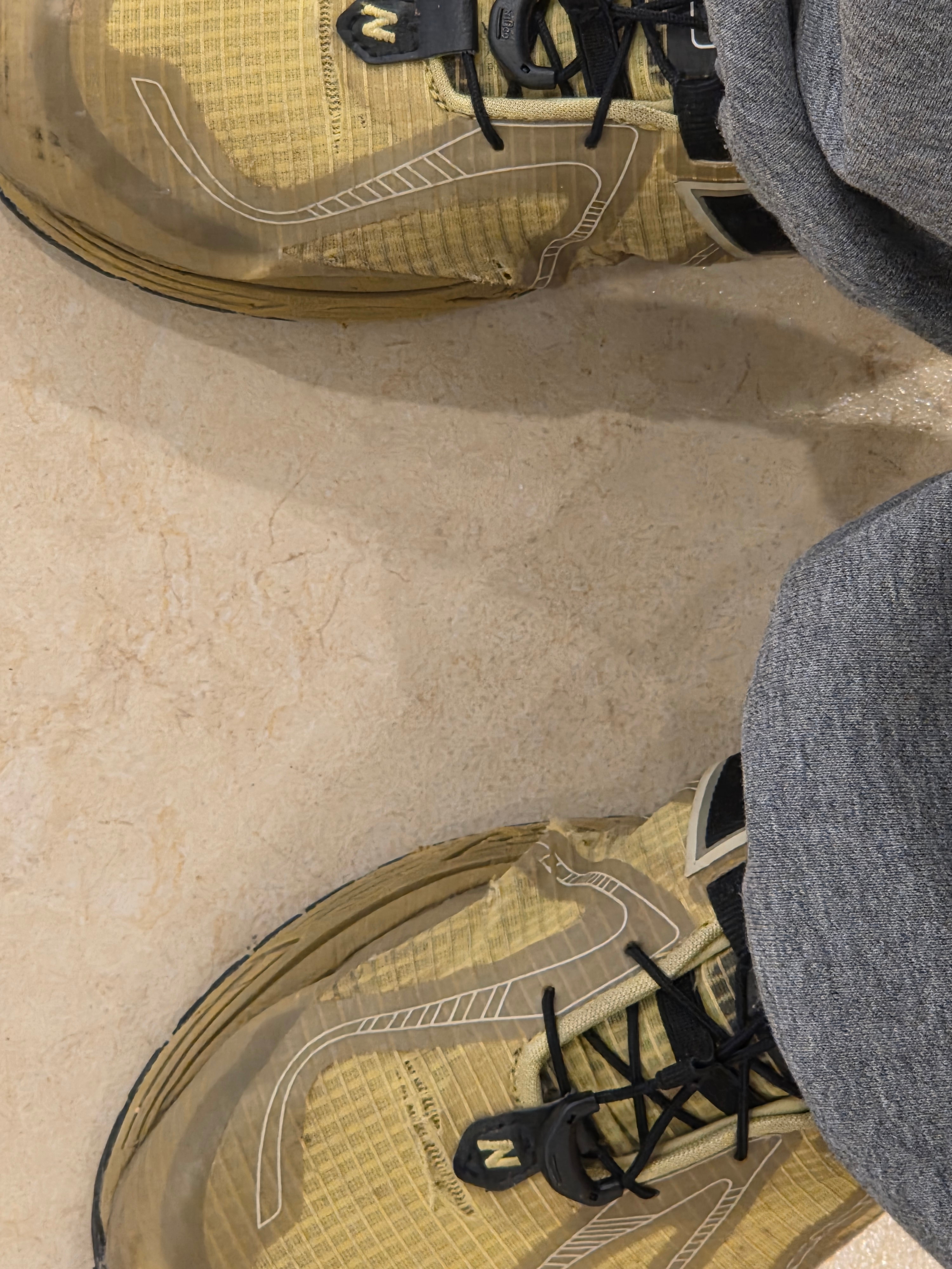 New Balance x Cayl 1906R Yellow 착용 스타일