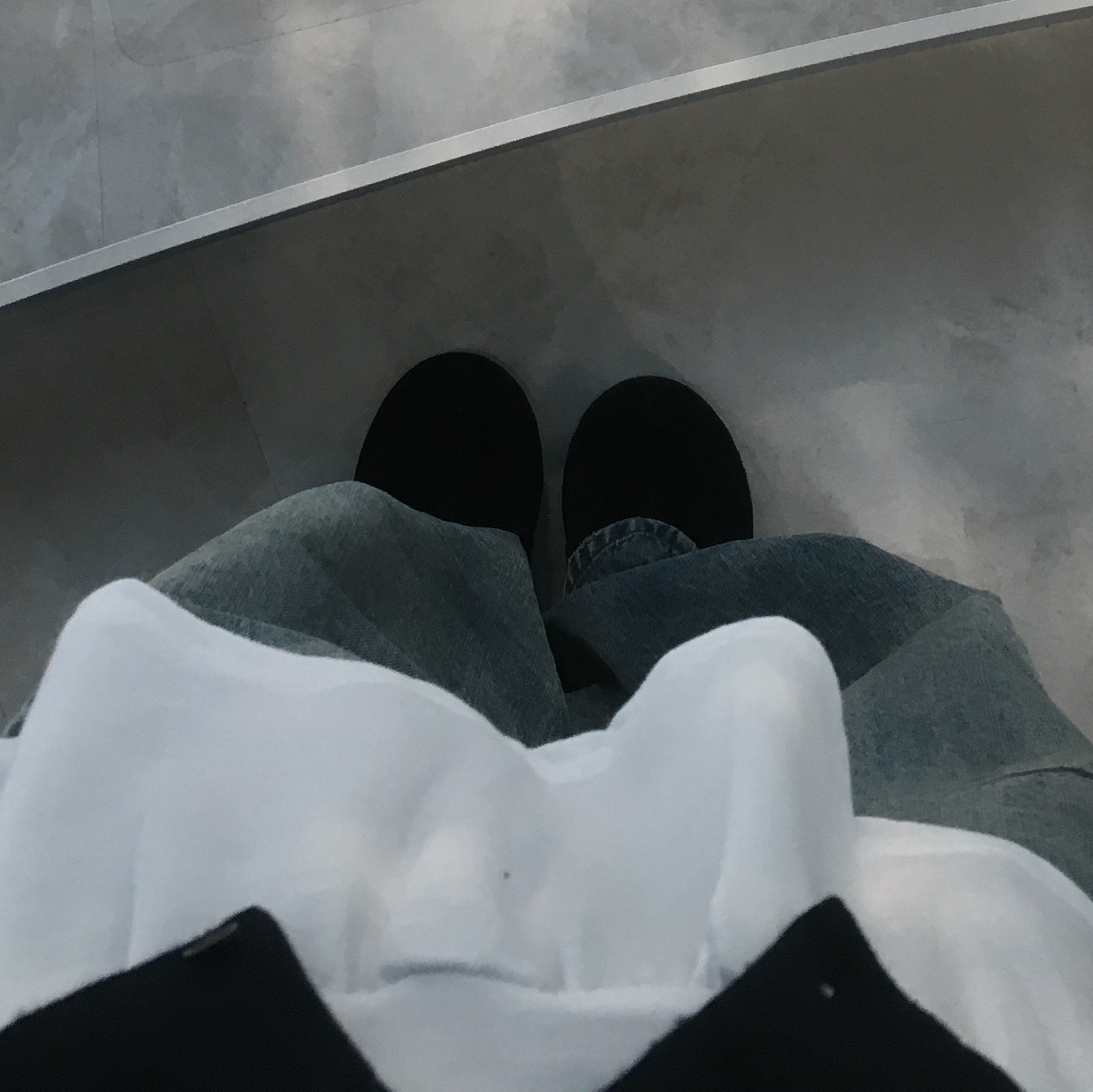 (W) UGG Tazz II Black 착용 스타일 - 2