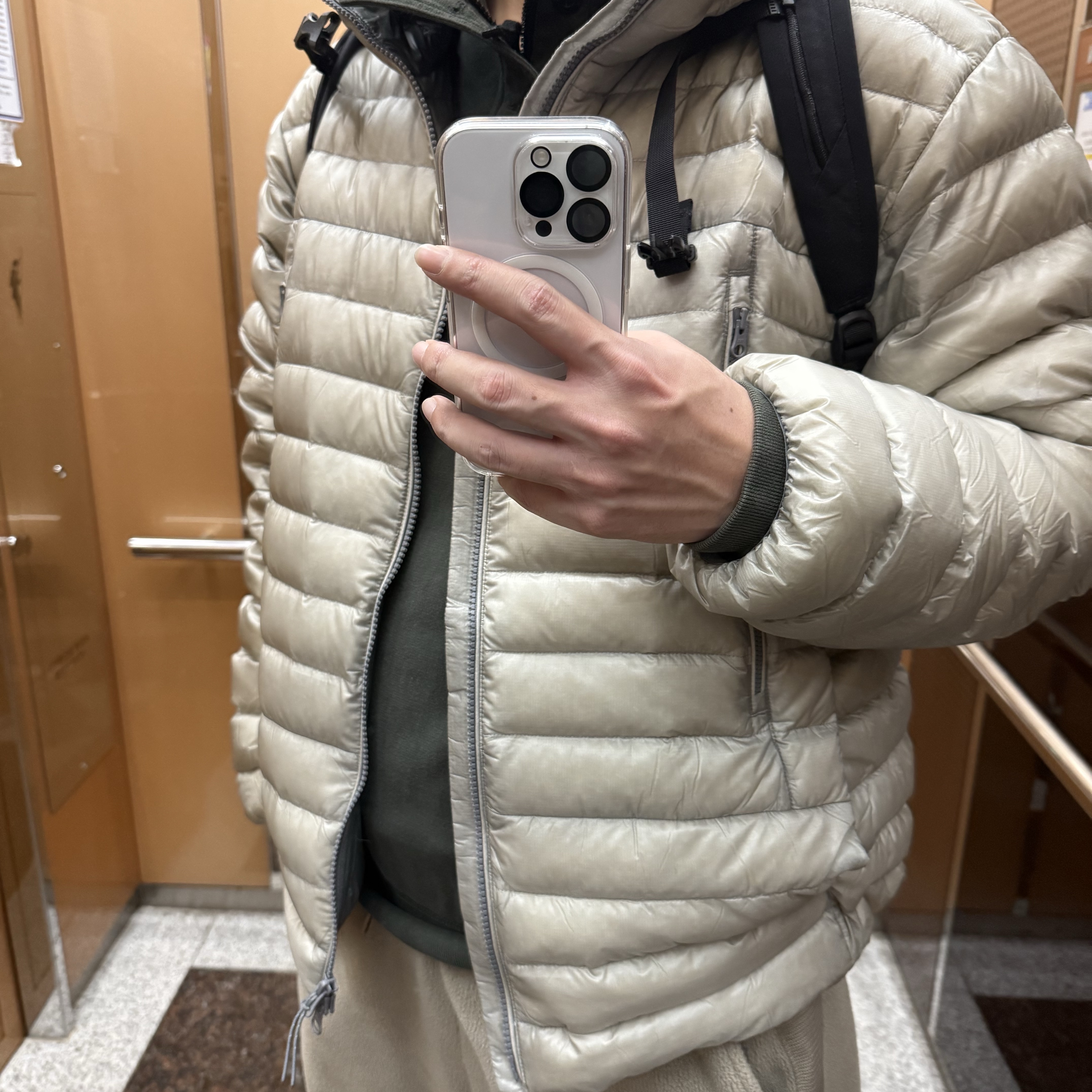 Musinsa Standard City Leisure Sheer Ripstop Hooded Light Down Jacket Light Grey 착용 스타일