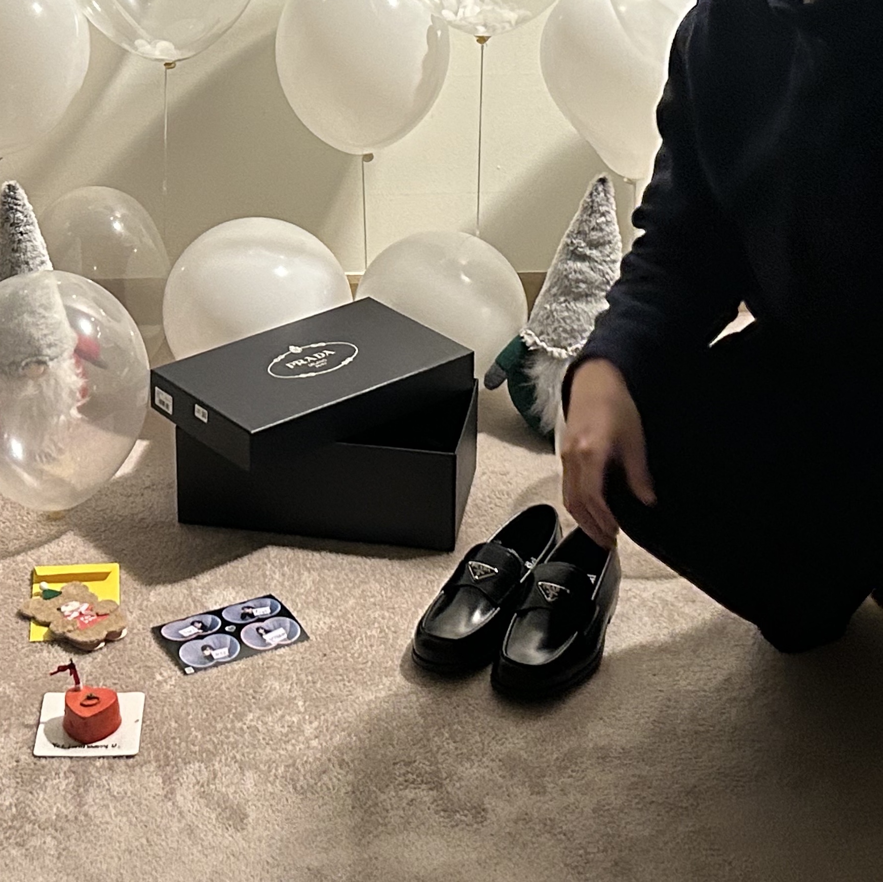 Prada Brushed Leather Loafers Black 착용 스타일