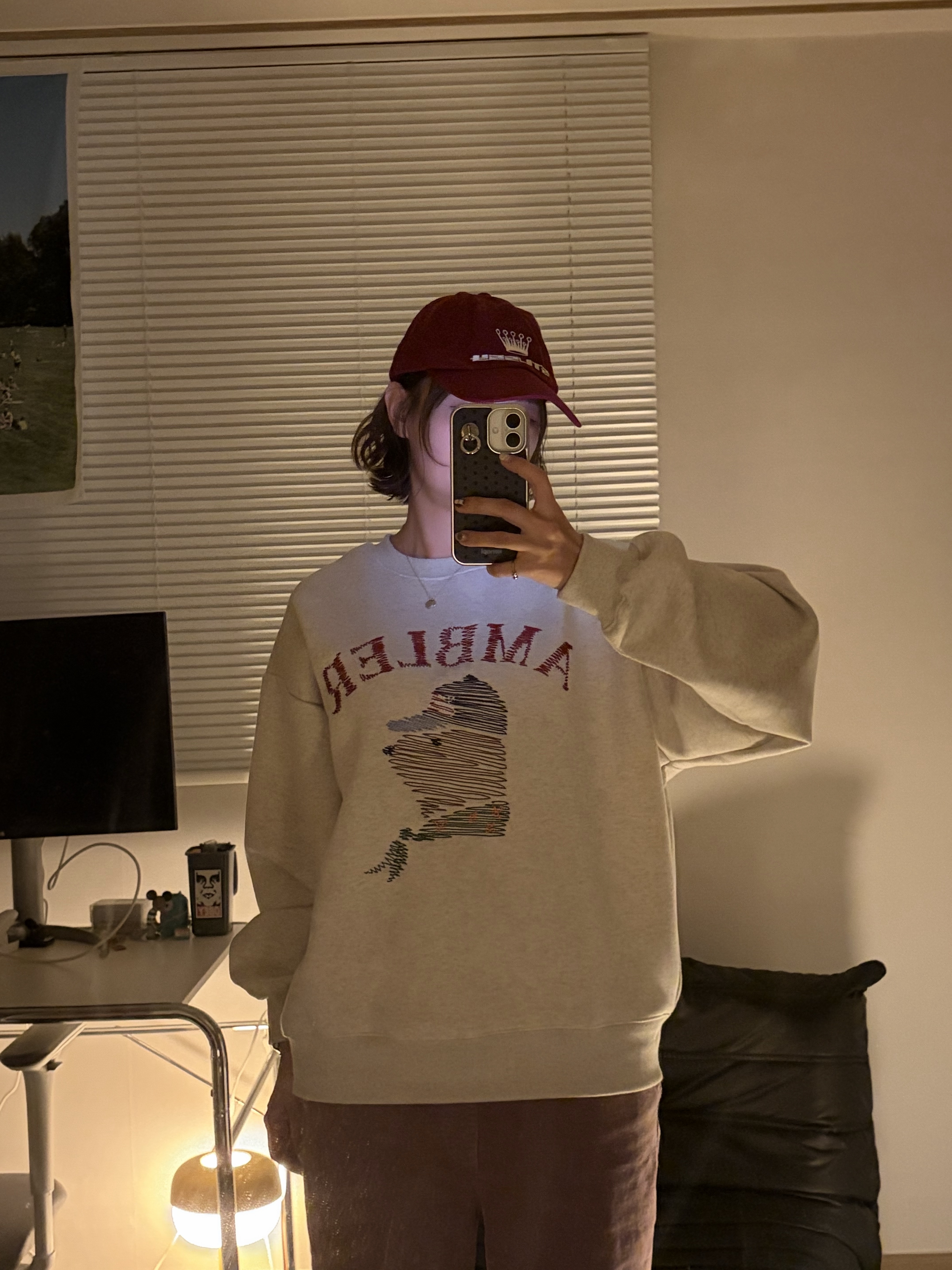 UGG x Palace x Looney Tunes Tasman Slipper Chestnut 착용 스타일 - 4