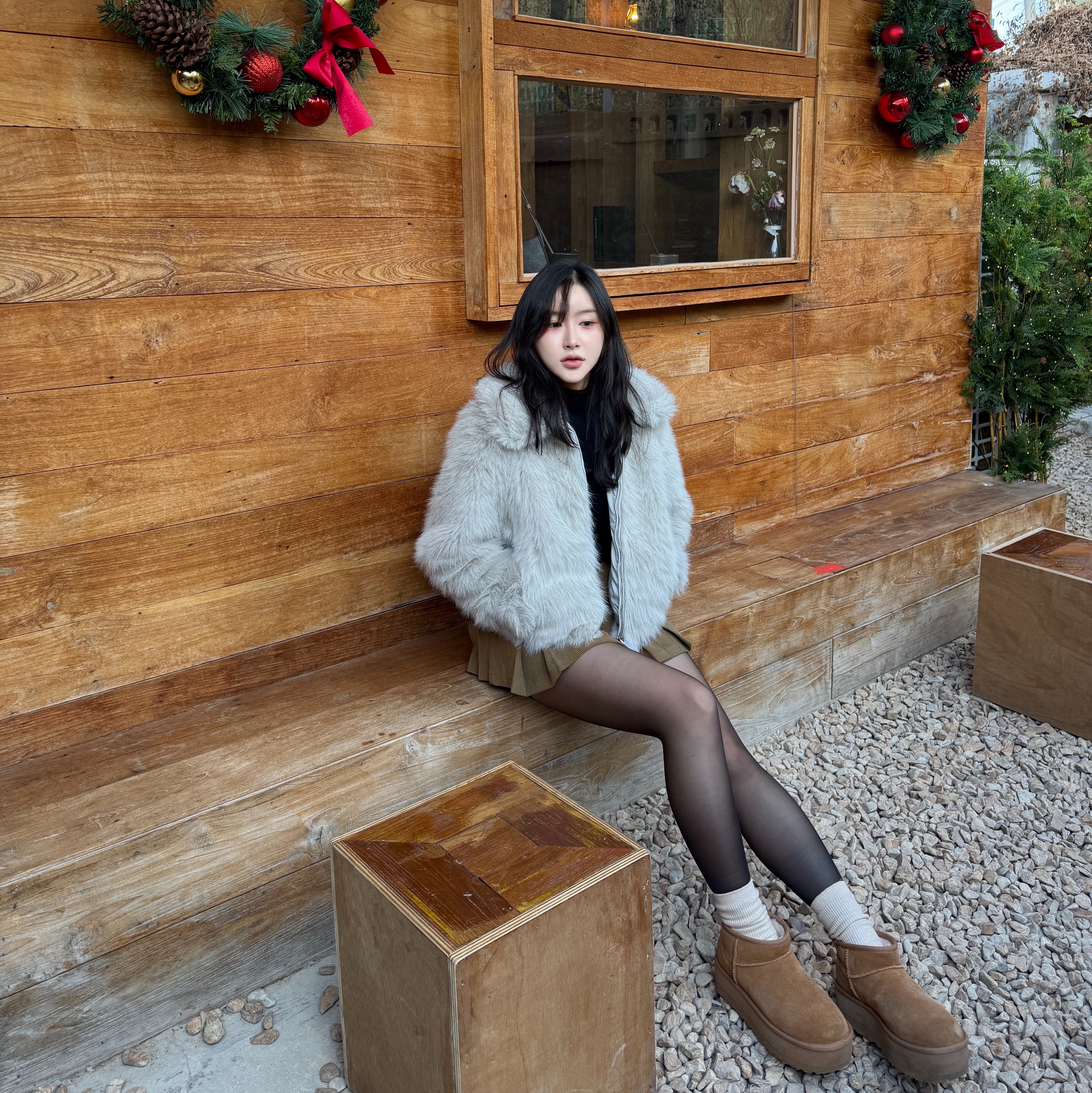 (W) UGG Classic Ultra Mini Platform Boots Chestnut, Gucci Double G Mother of Pearl Ring Silver 착용 스타일 - 1