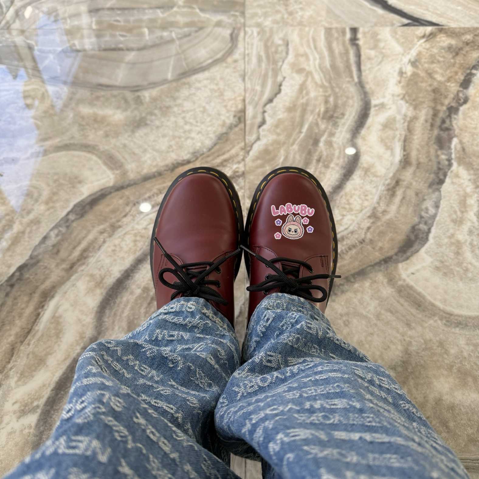 Dr. Martens 1461 Smooth Leather Oxford Shoes Cherry Red, Supreme Multi Type Jacquard Regular Jean Blue - 22FW 착용 스타일 - 1