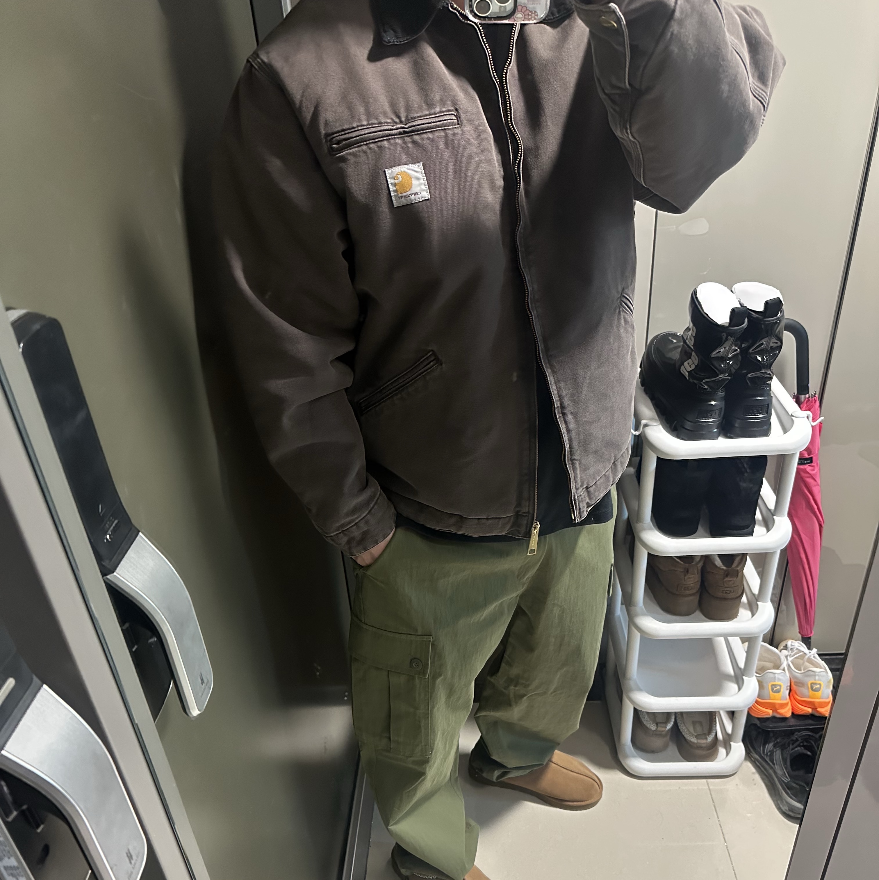 Carhartt WIP OG Detroit Jacket Tobacco Black 착용 스타일 - 2