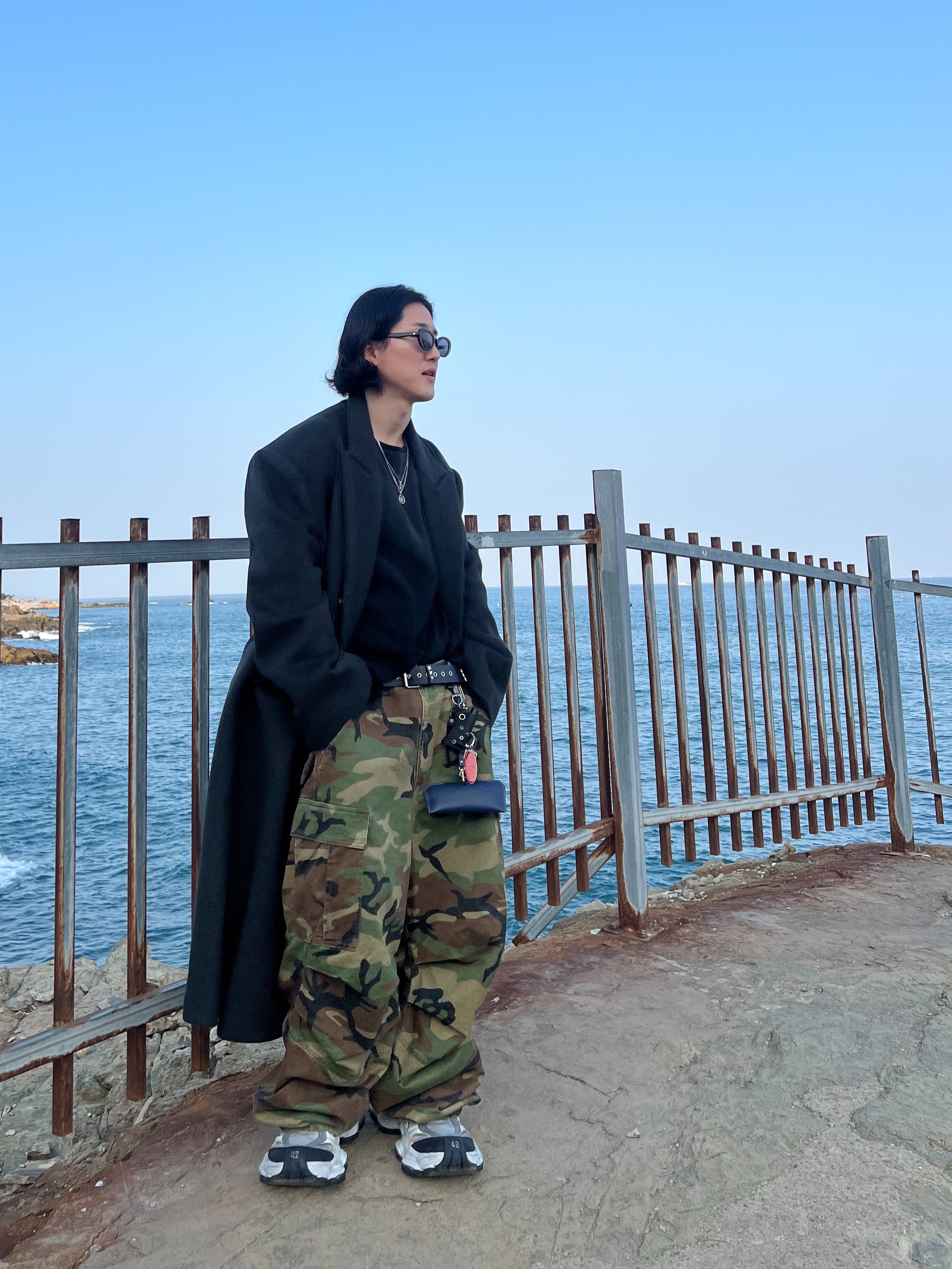Undermycar Over Boxy Fit Herringbone Tailored Coat Gray - 24FW, Balenciaga Cargo Sneakers White Grey 착용 스타일 - 2