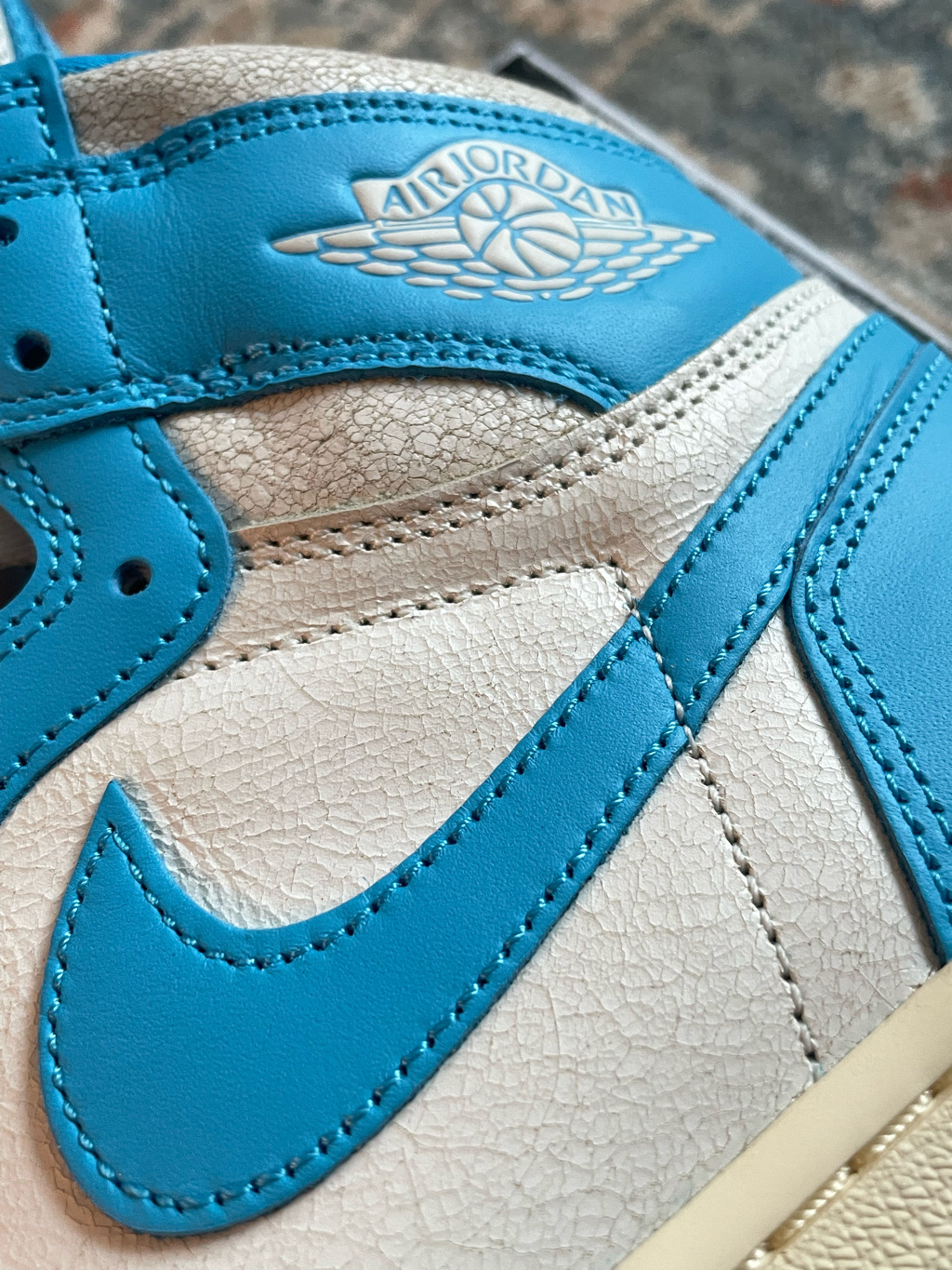 Jordan 1 Retro High OG UNC Reimagined 착용 스타일 - 2