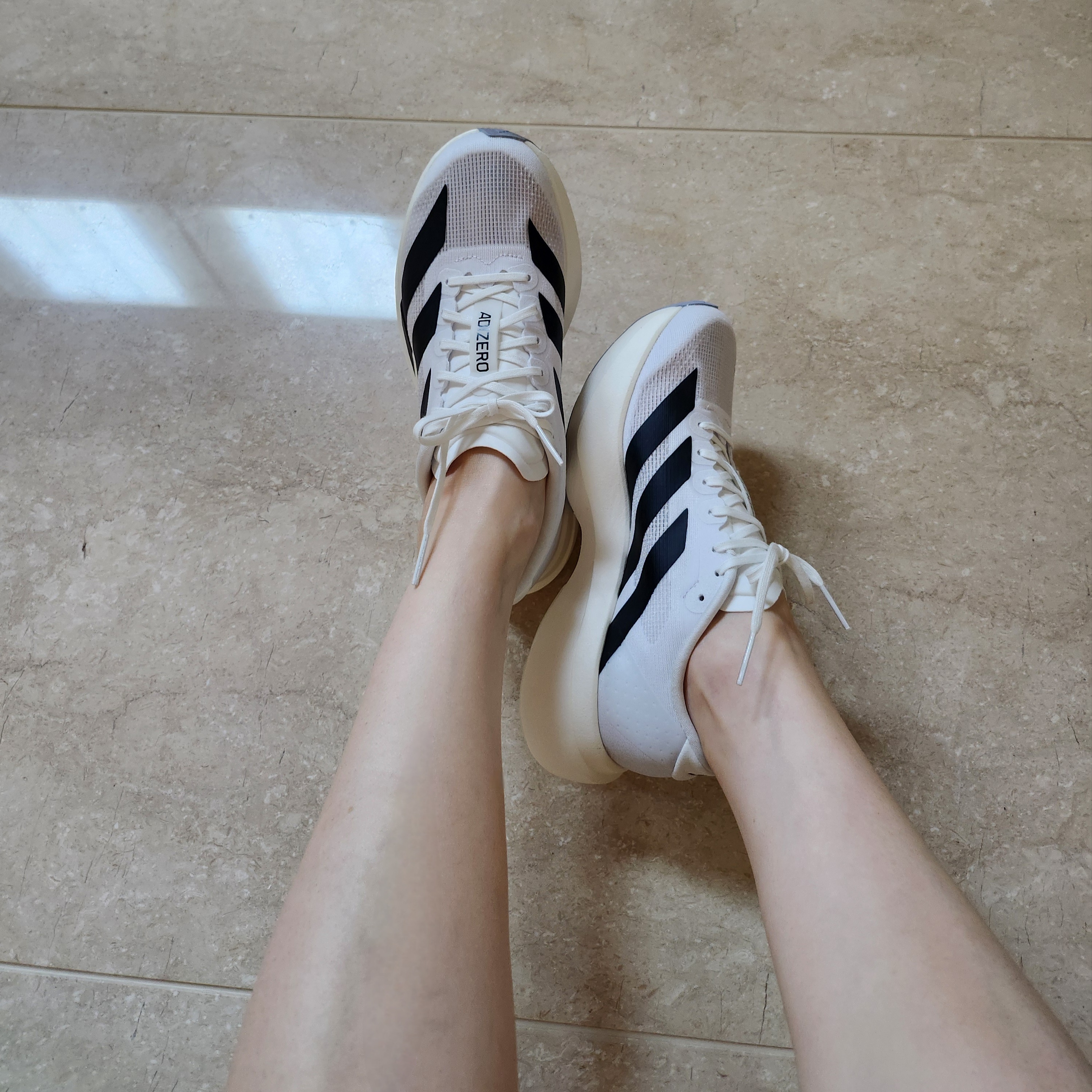 (W) Adidas Adizero EVO SL Cloud White Core Black 착용 스타일 - 1
