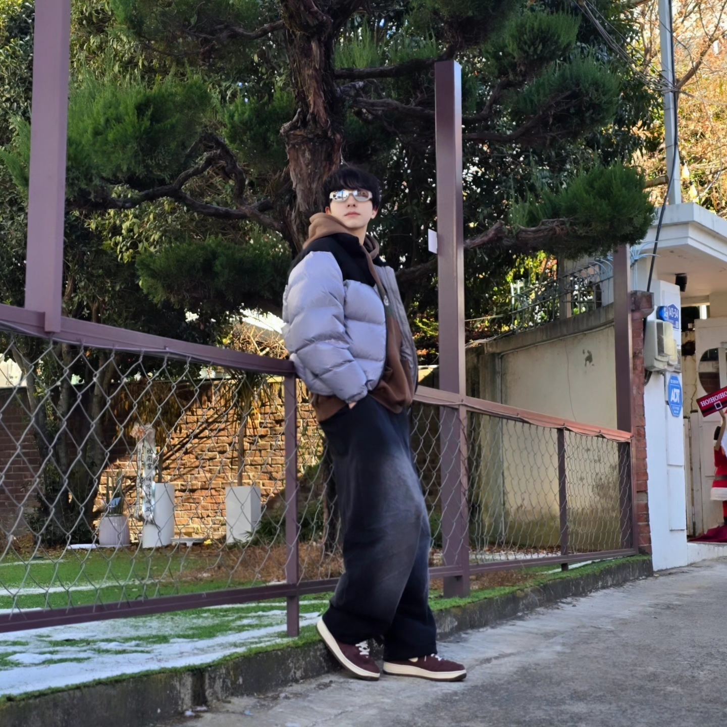 The North Face White Label Novelty Nuptse Down Jacket Heather Gray, Nike Air Force 1 Mid '07 QS Chocolate 착용 스타일 - 2