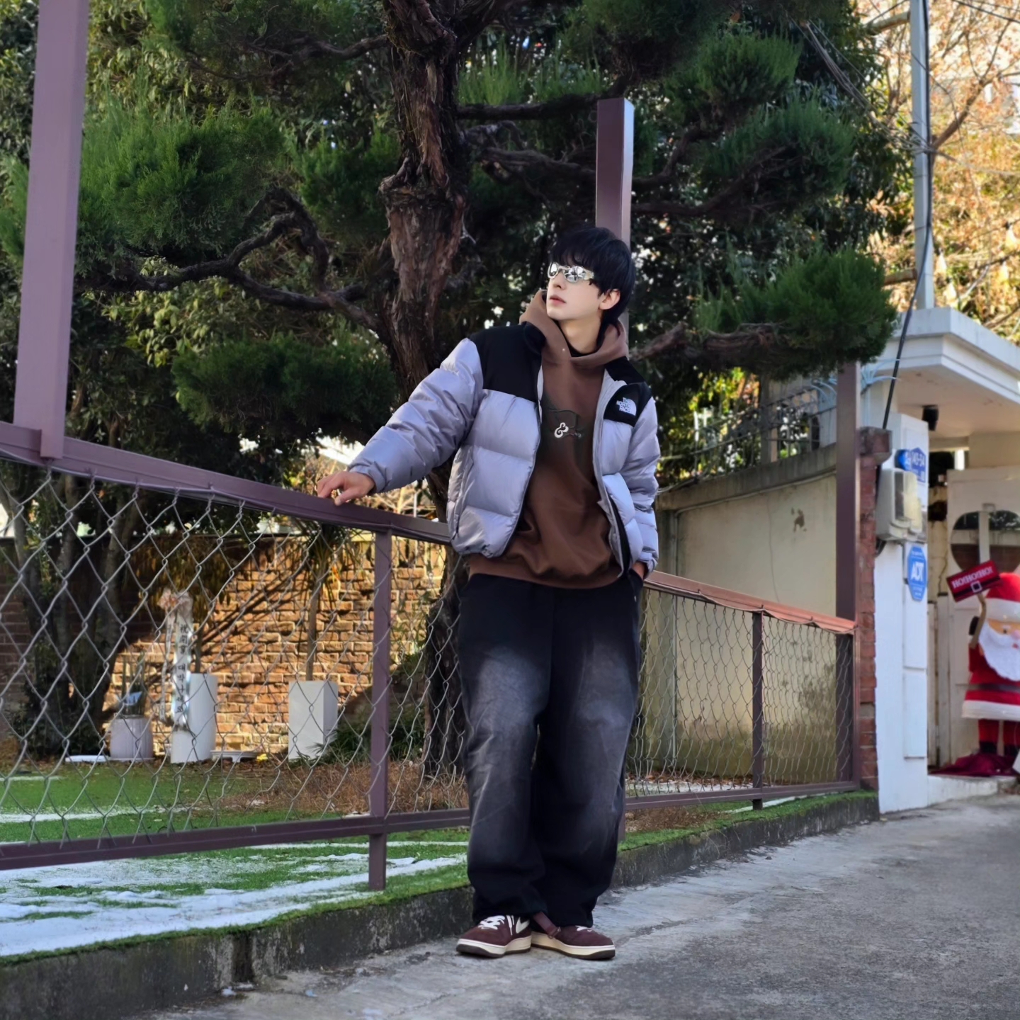 The North Face White Label Novelty Nuptse Down Jacket Heather Gray, Nike Air Force 1 Mid '07 QS Chocolate 착용 스타일 - 1