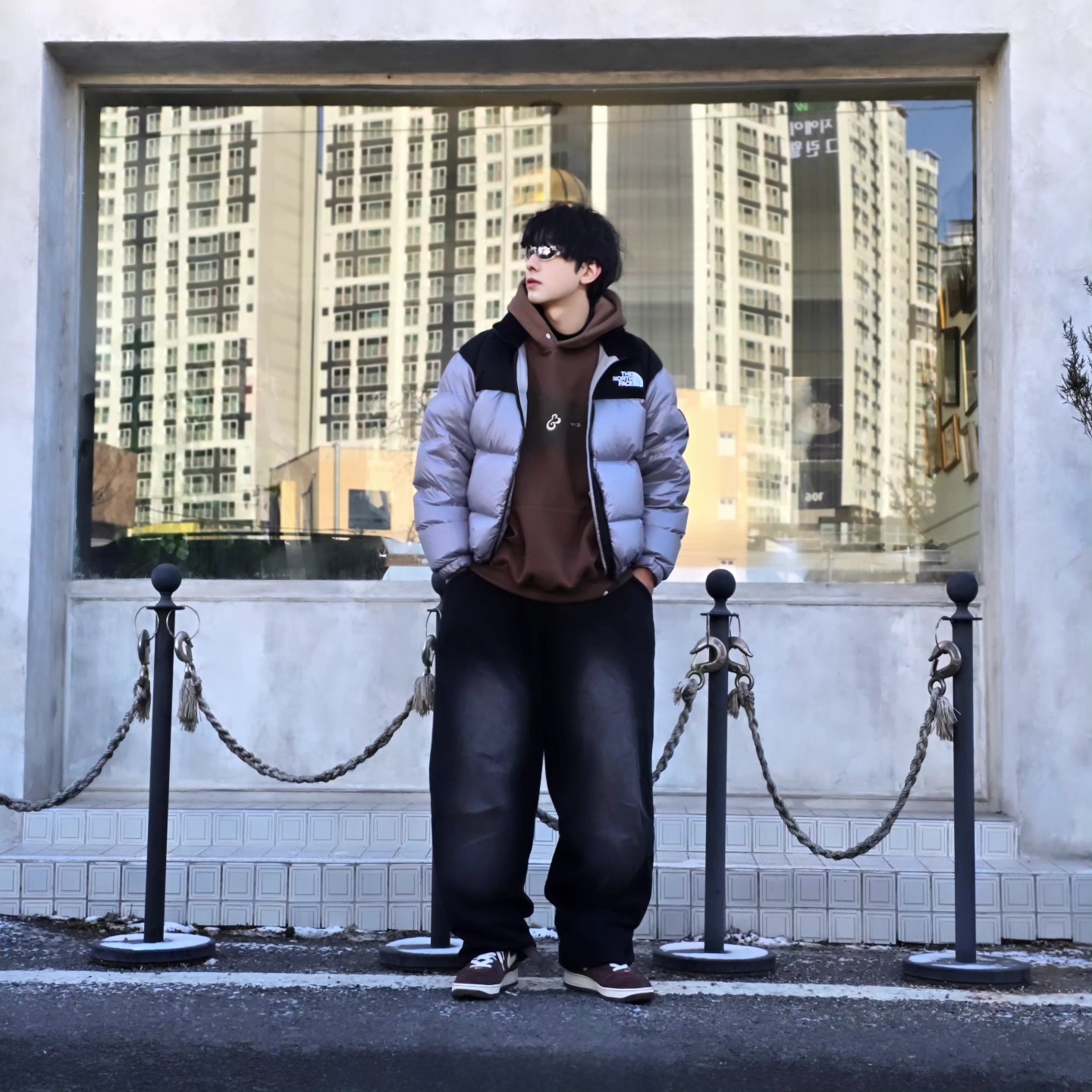 The North Face White Label Novelty Nuptse Down Jacket Heather Gray, Nike Air Force 1 Mid '07 QS Chocolate 착용 스타일 - 1