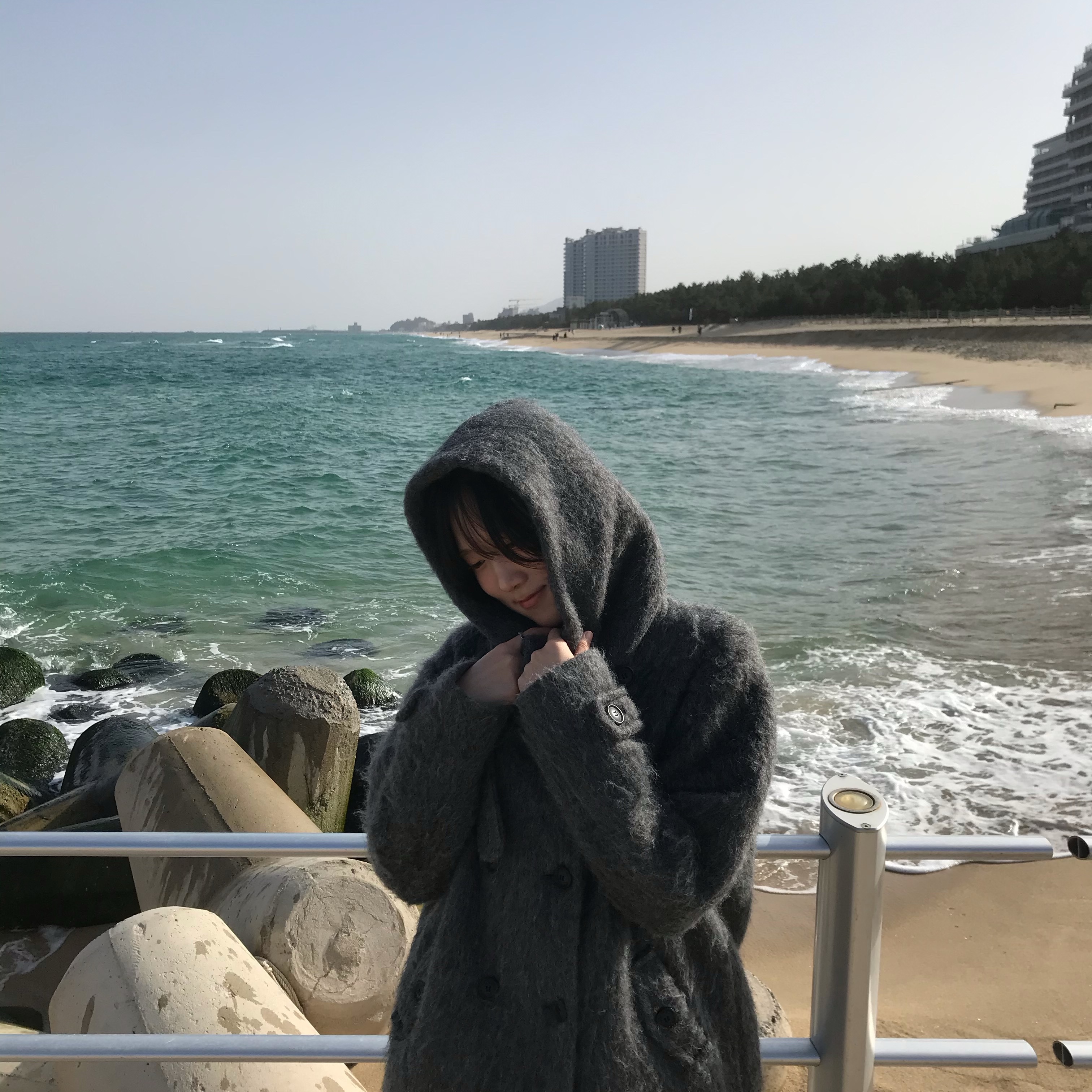 (W) Yinandyang in Harmony Miya Coat Charcoal 착용 스타일 - 3