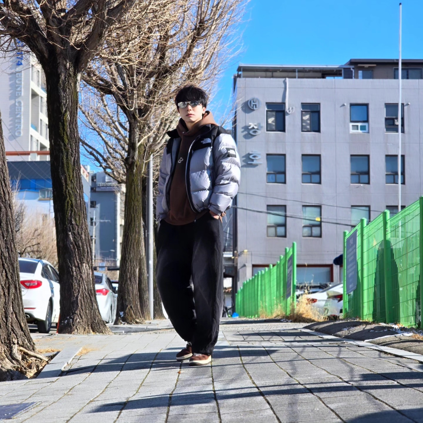 The North Face White Label Novelty Nuptse Down Jacket Heather Gray, Nike Air Force 1 Mid '07 QS Chocolate 착용 스타일 - 1