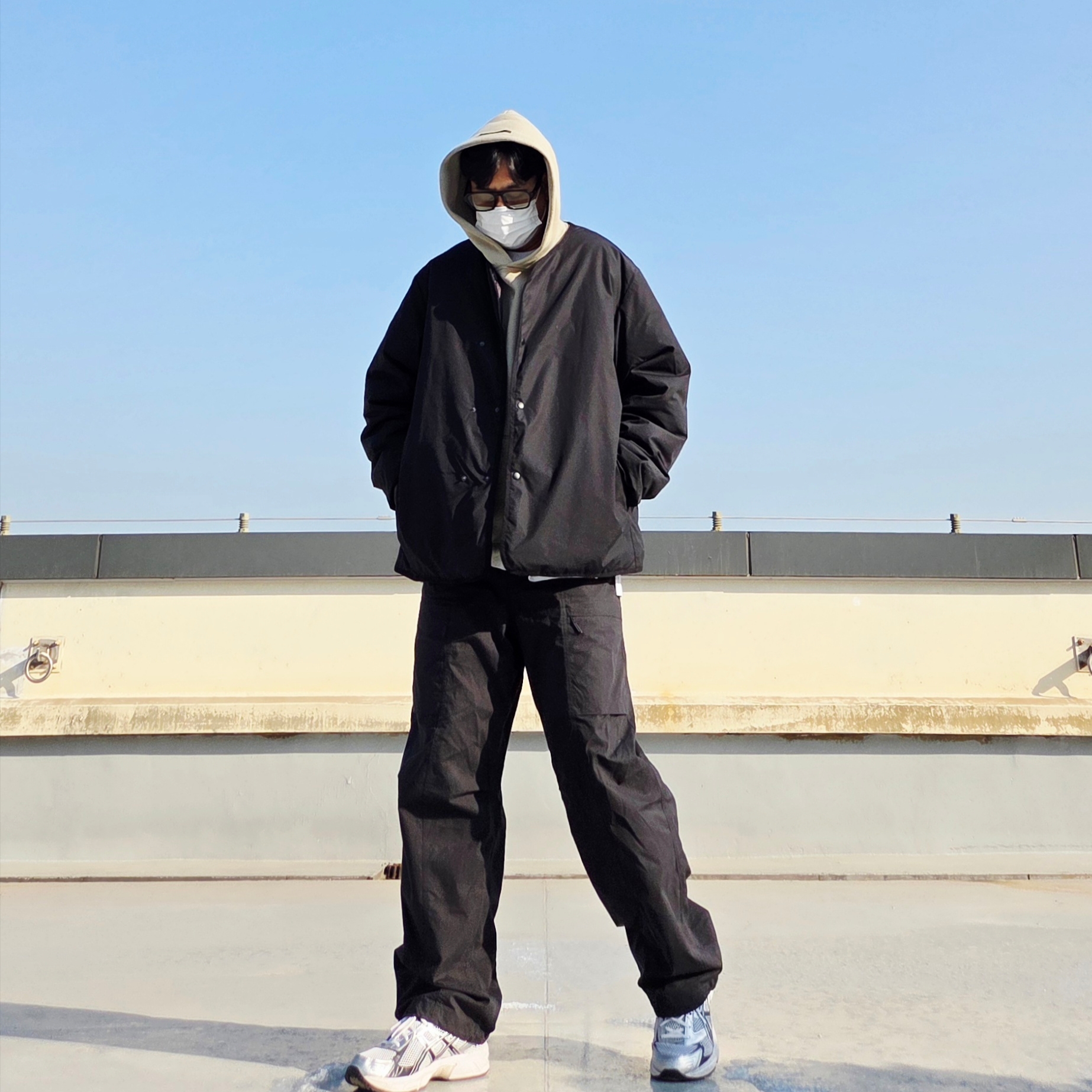 Asics Gel-1130 White Black, Nanamica Reversible Down Cardigan Black 착용 스타일 - 5