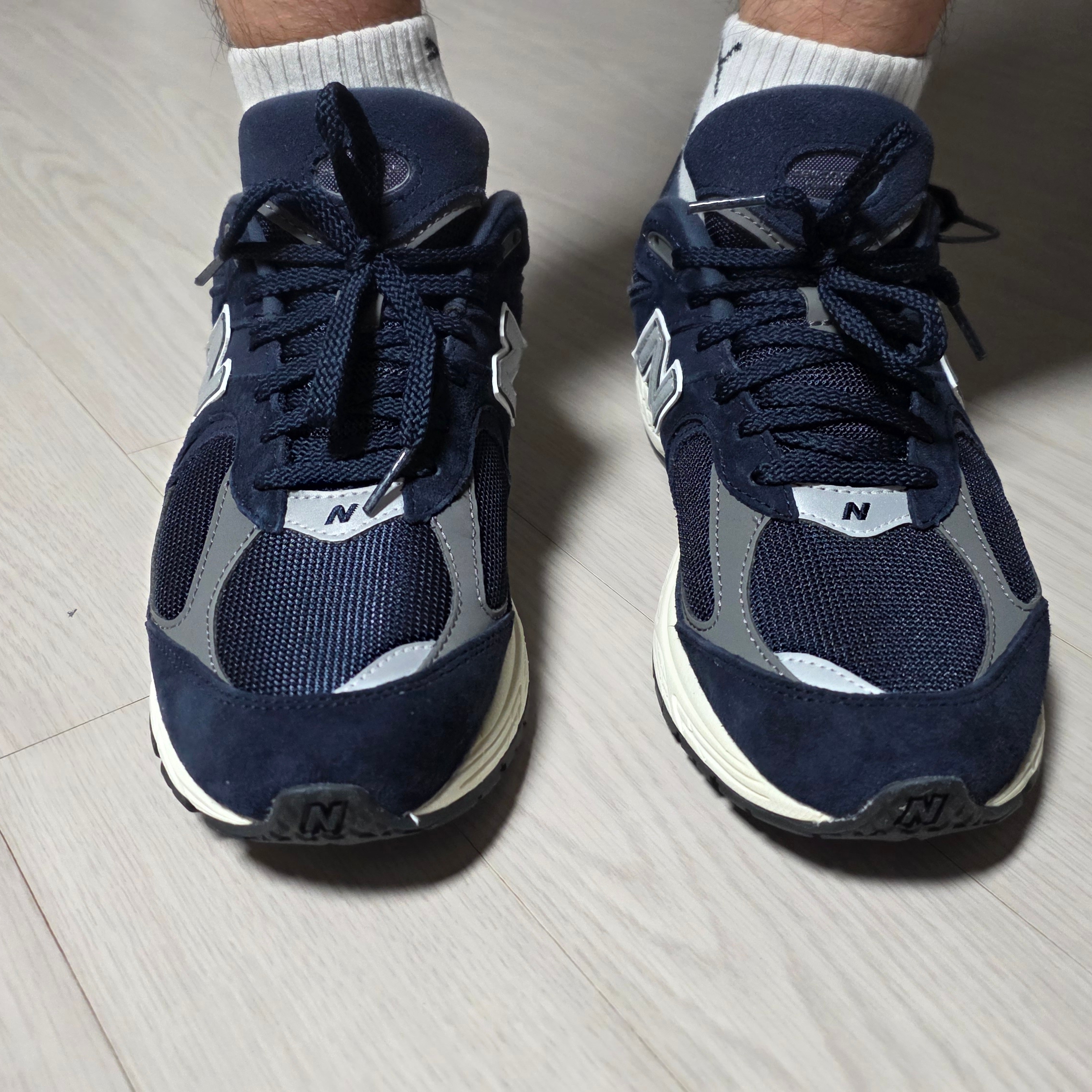 New Balance 2002R Eclipse Castlerock 착용 스타일 - 3