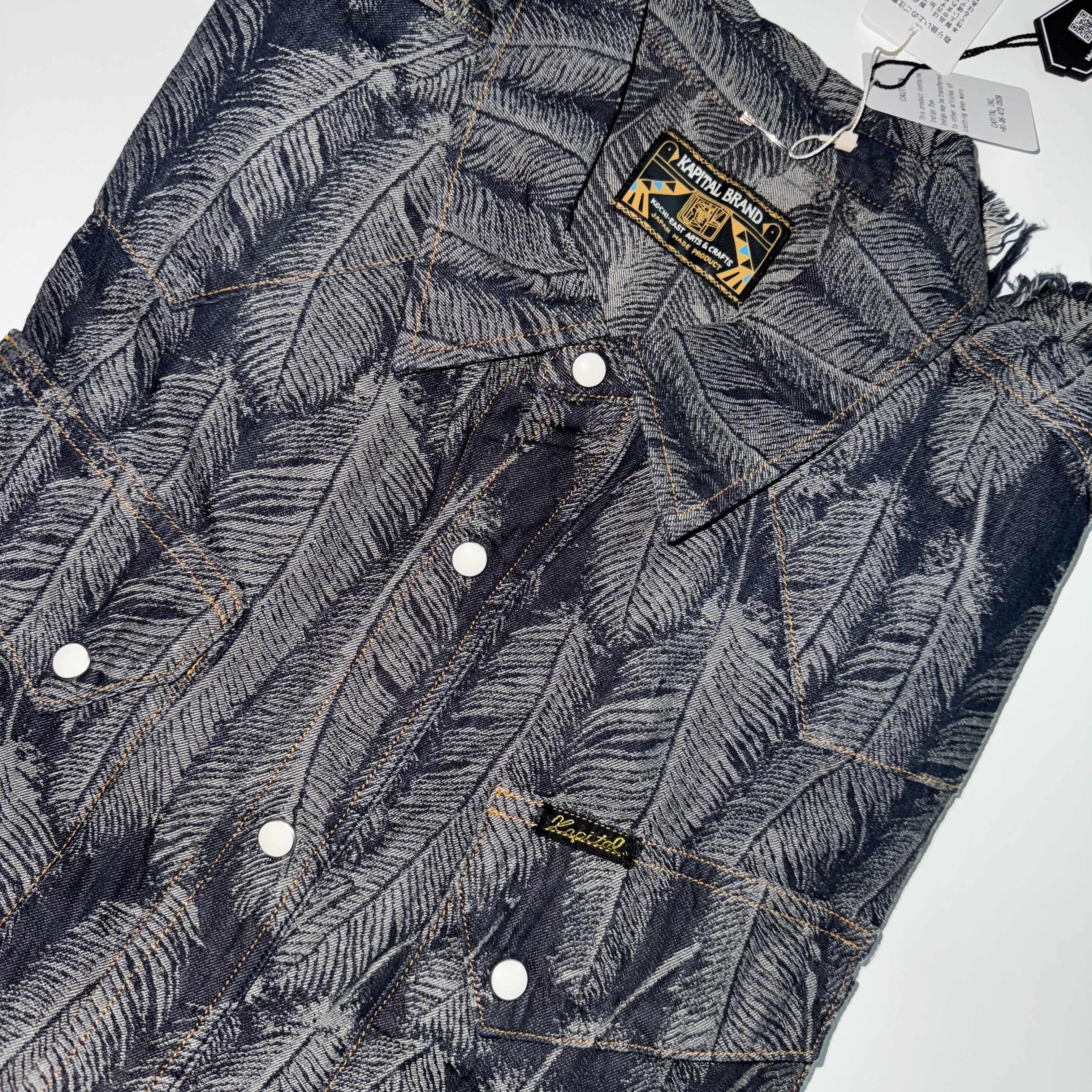 Kapital 5 oz. Magpie Denim Western Shirt Dark Indigo 착용 스타일