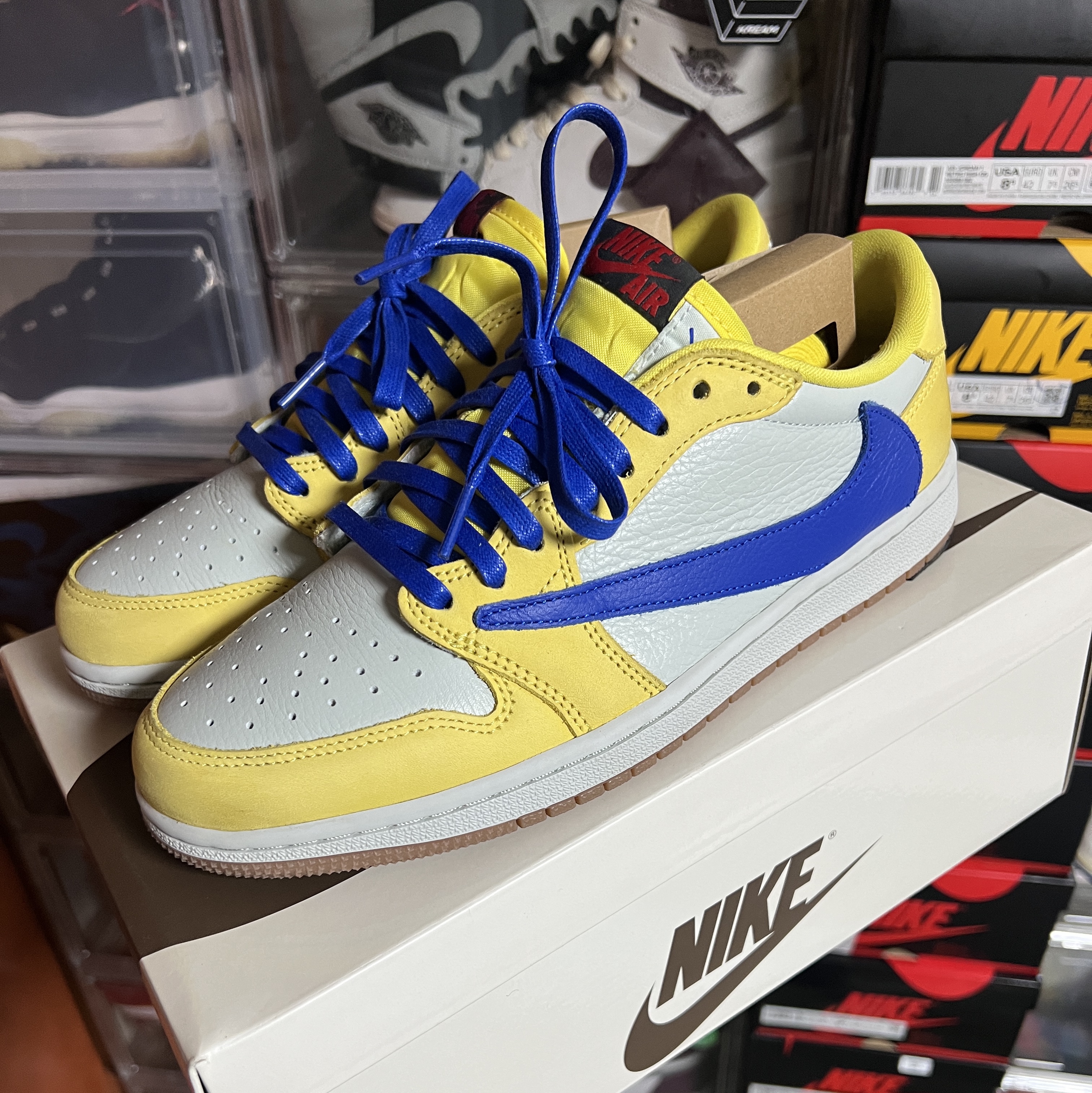 (W) Jordan 1 x Travis Scott Retro Low OG SP Canary 착용 스타일 - 1