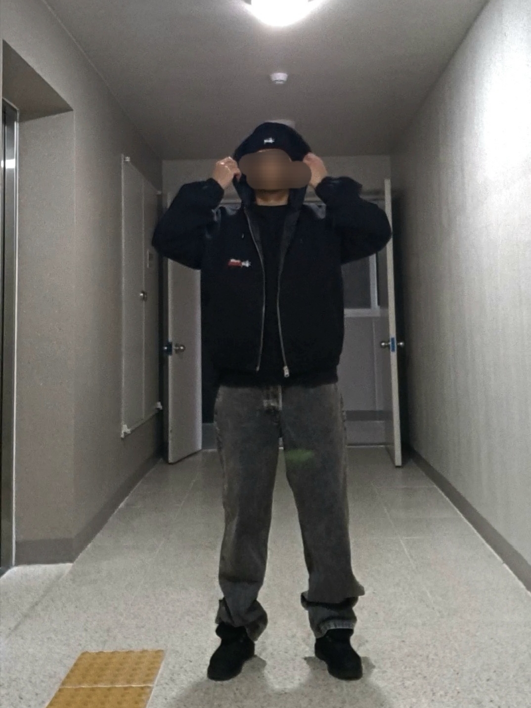 Stussy Insulated Canvas Work Jacket Black, Stussy Basic Cuff Beanie Black 착용 스타일