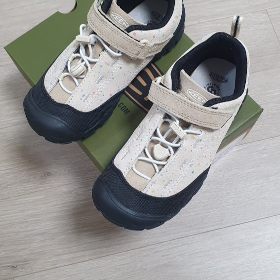 KEEN JASPER II Sneakers Kids Birch Multi 착용 스타일 - 2