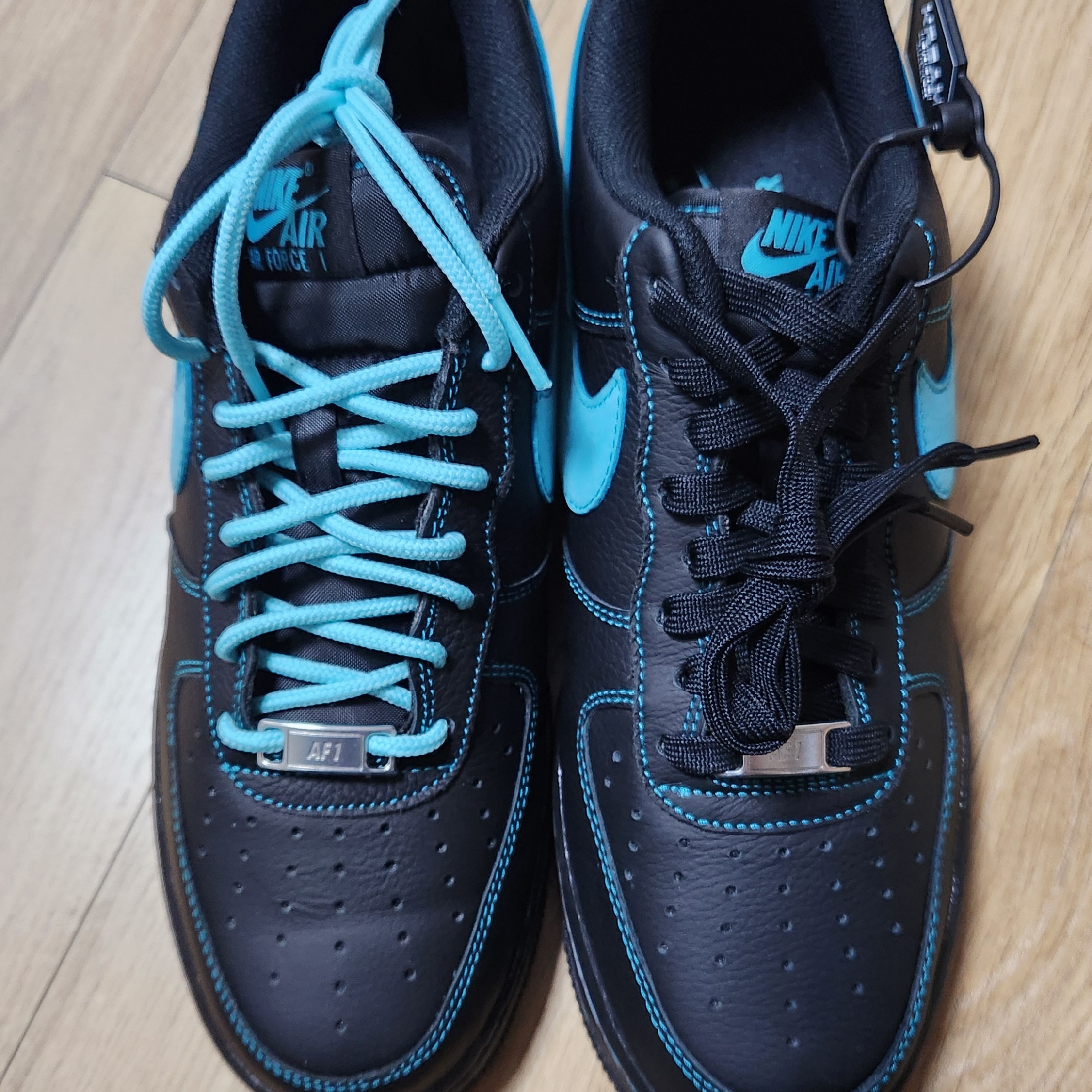 Nike Air Force 1 Low Black Aurora Green 착용 스타일