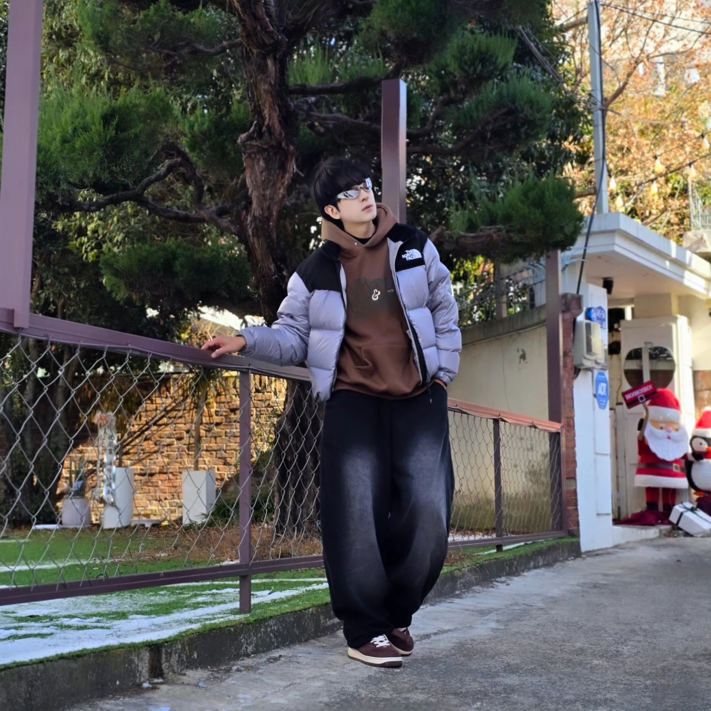 The North Face White Label Novelty Nuptse Down Jacket Heather Gray, Nike Air Force 1 Mid '07 QS Chocolate 착용 스타일 - 4