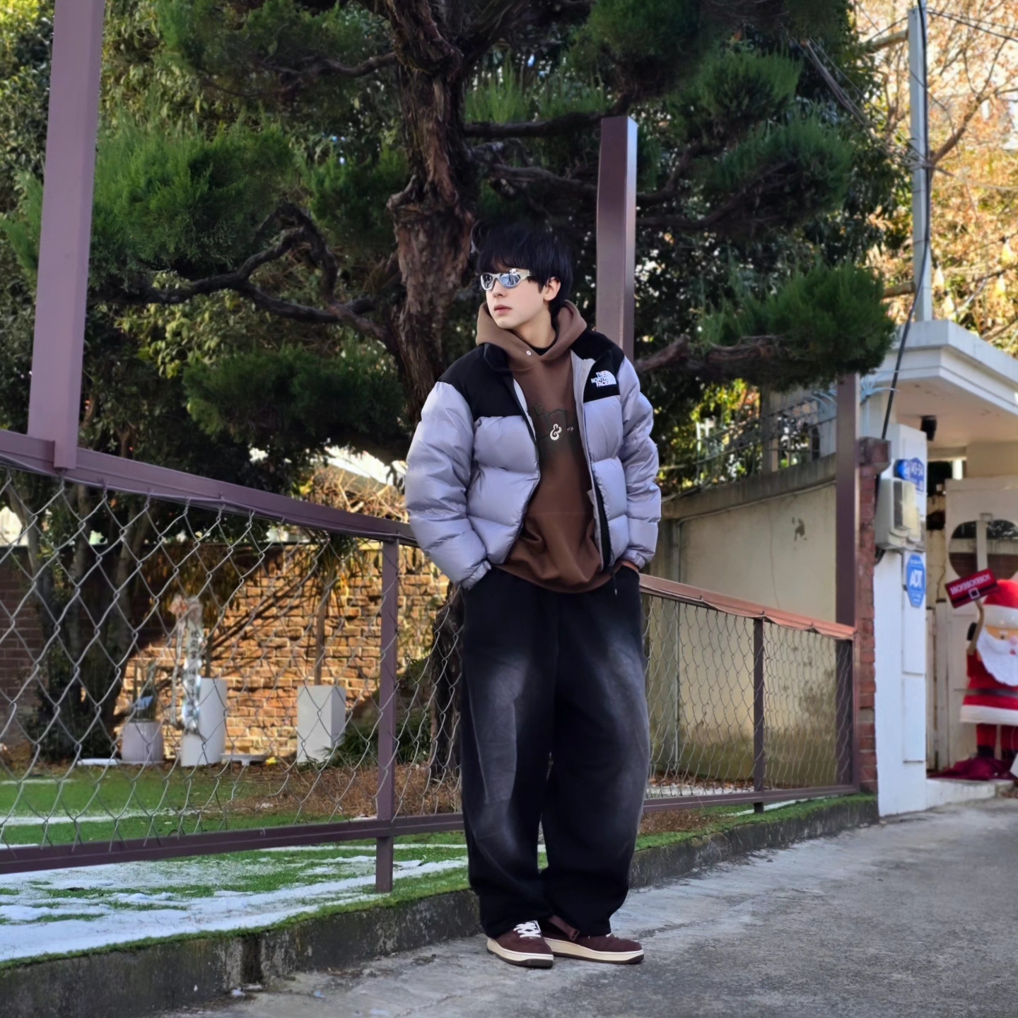 The North Face White Label Novelty Nuptse Down Jacket Heather Gray, Nike Air Force 1 Mid '07 QS Chocolate 착용 스타일 - 5