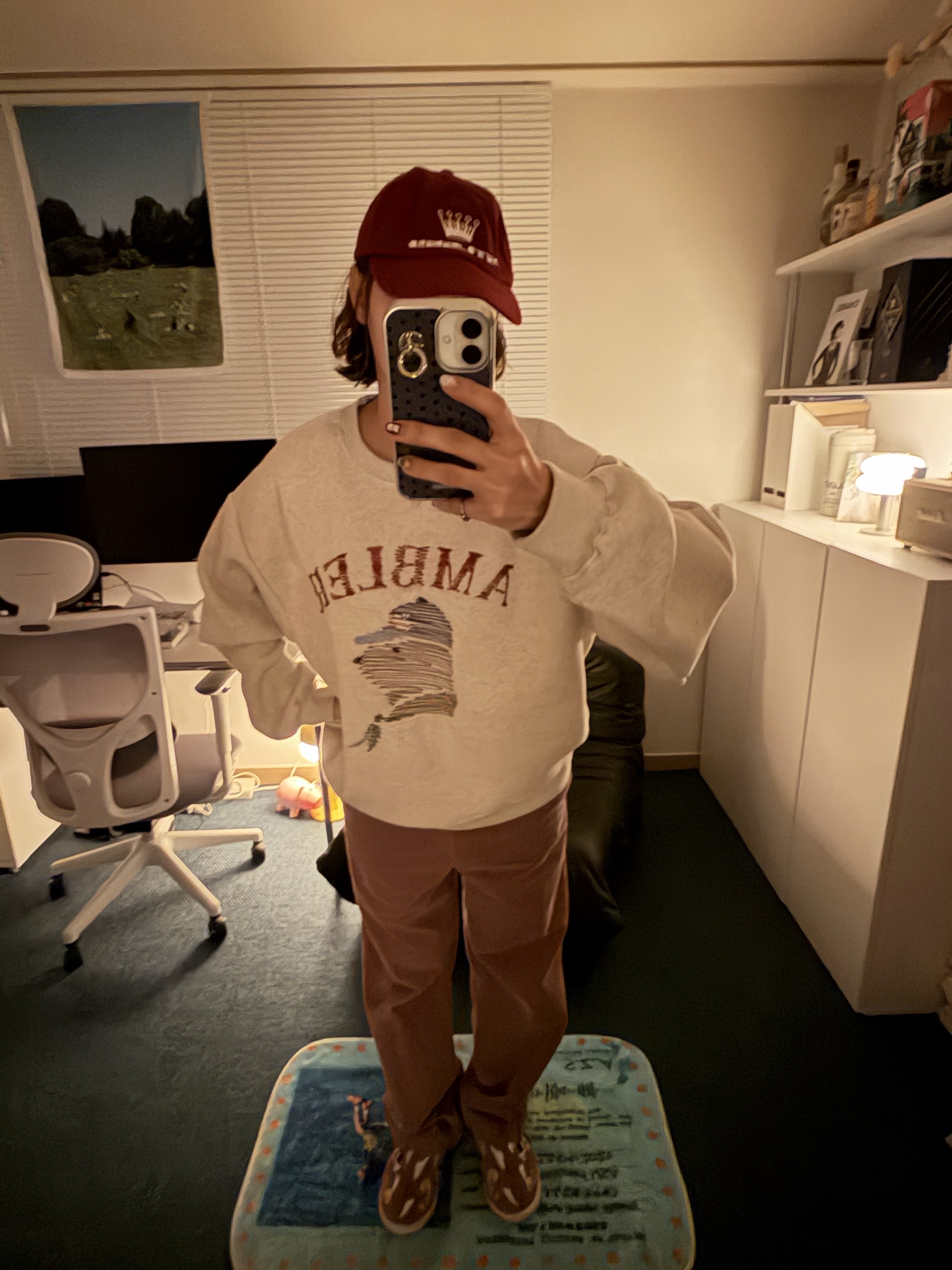 UGG x Palace x Looney Tunes Tasman Slipper Chestnut 착용 스타일 - 1