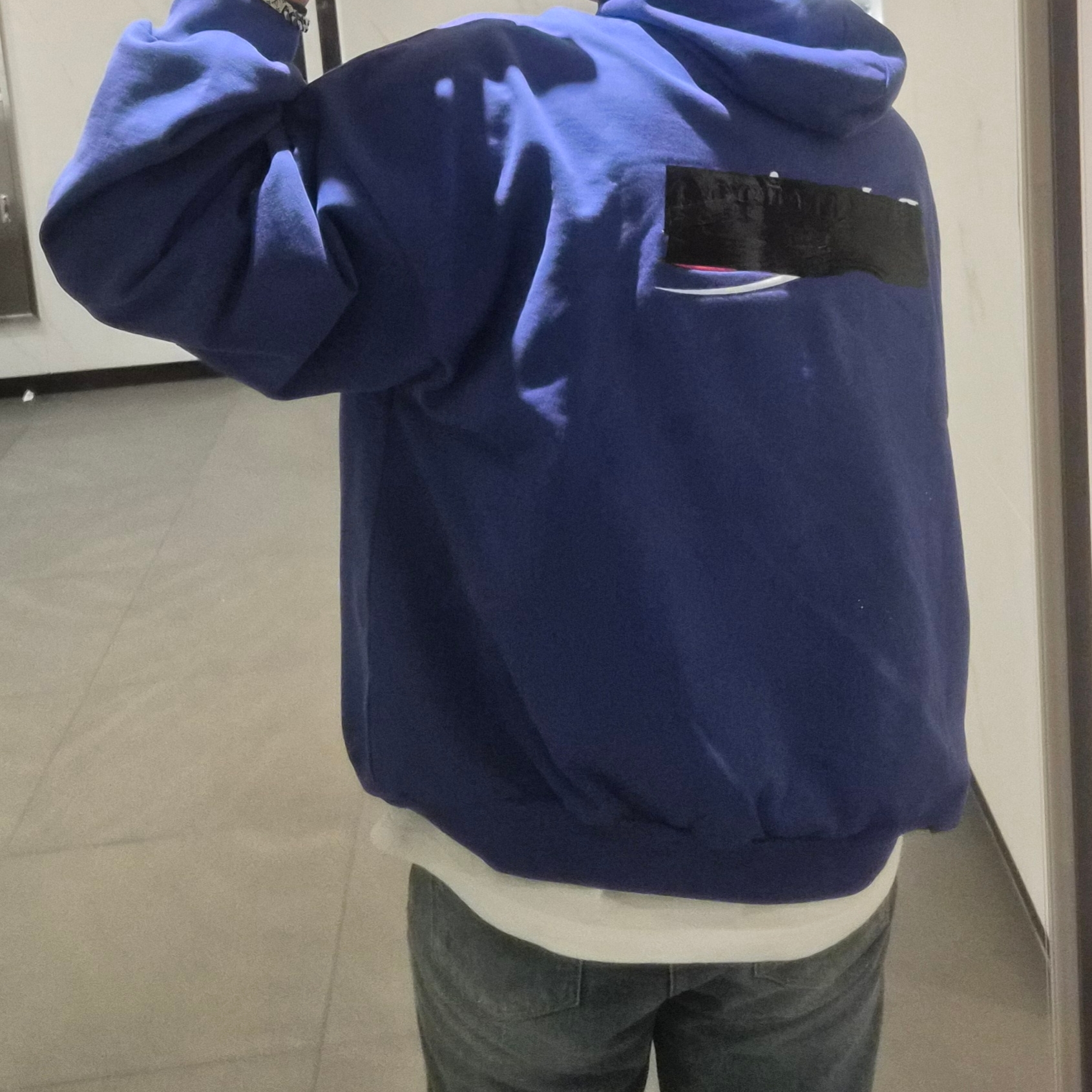 Balenciaga Gaffer Maxi Hoodie Blue 착용 스타일 - 1