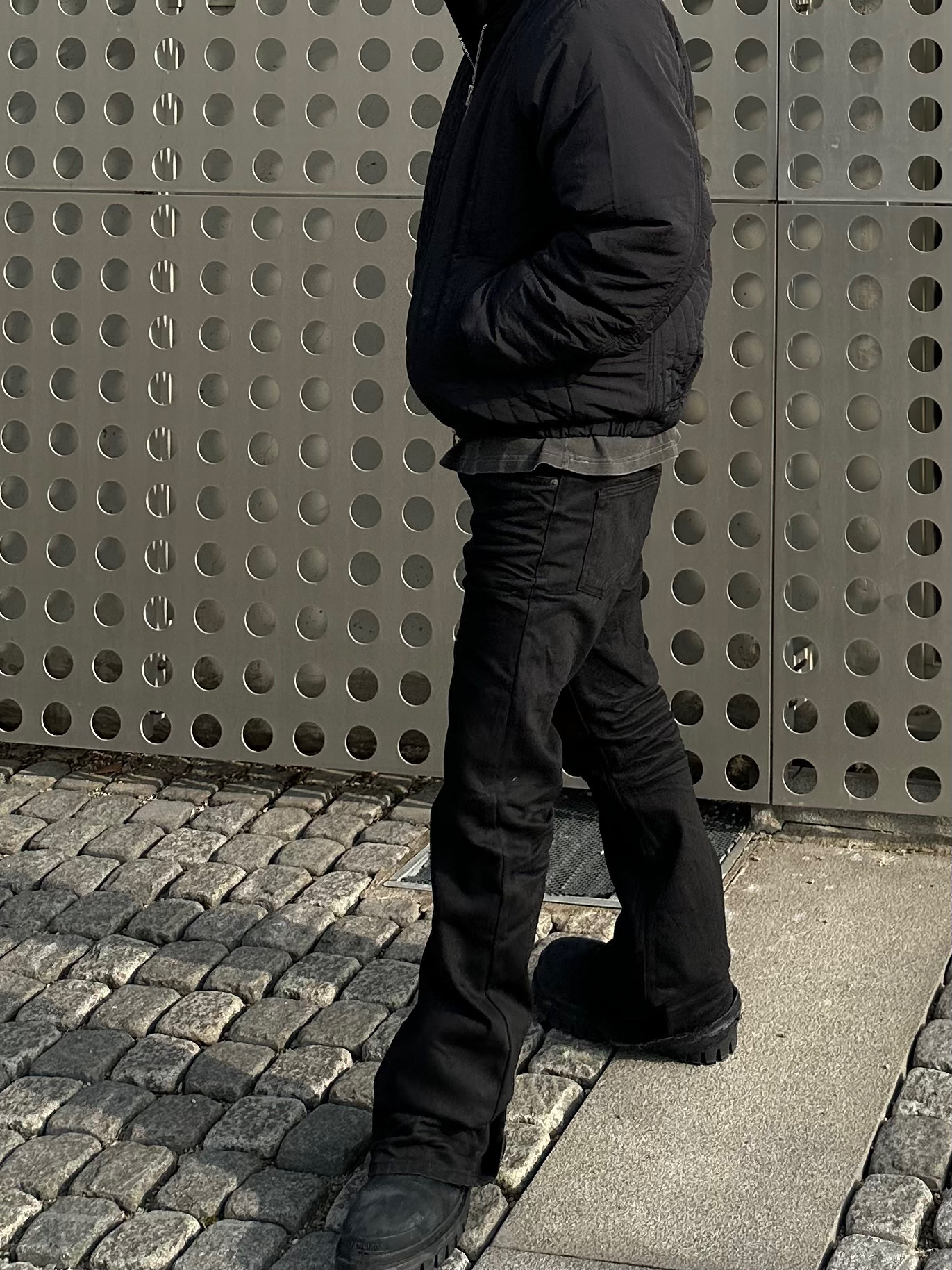 noun Quilted Jumper Black, Balenciaga Combat Strike 20mm Boots Black 착용 스타일 - 4