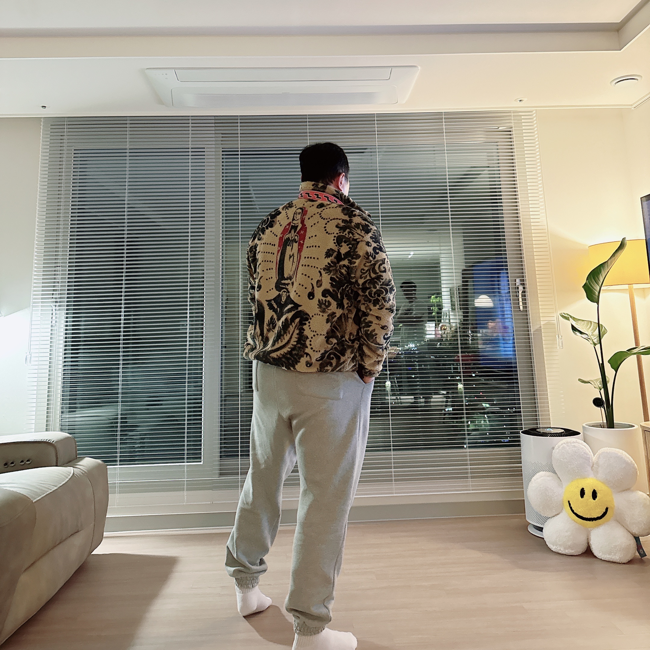 Kapital Damask Pattern Maria Fleece Zip Blouson Beige 착용 스타일