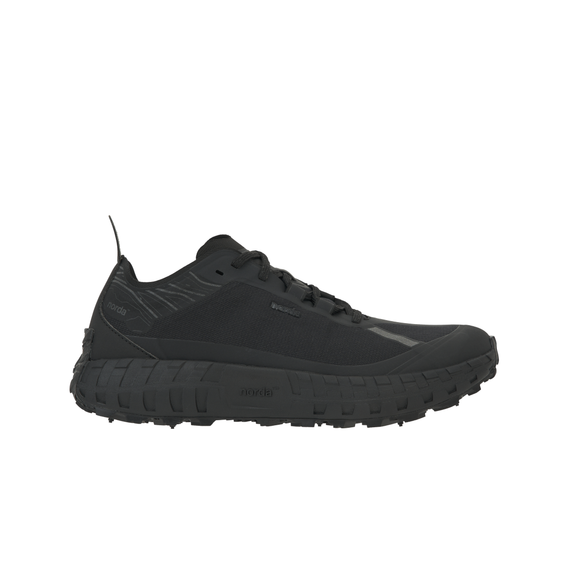 노다 001/A 스텔스 블랙(Norda 001/A Stealth Black)