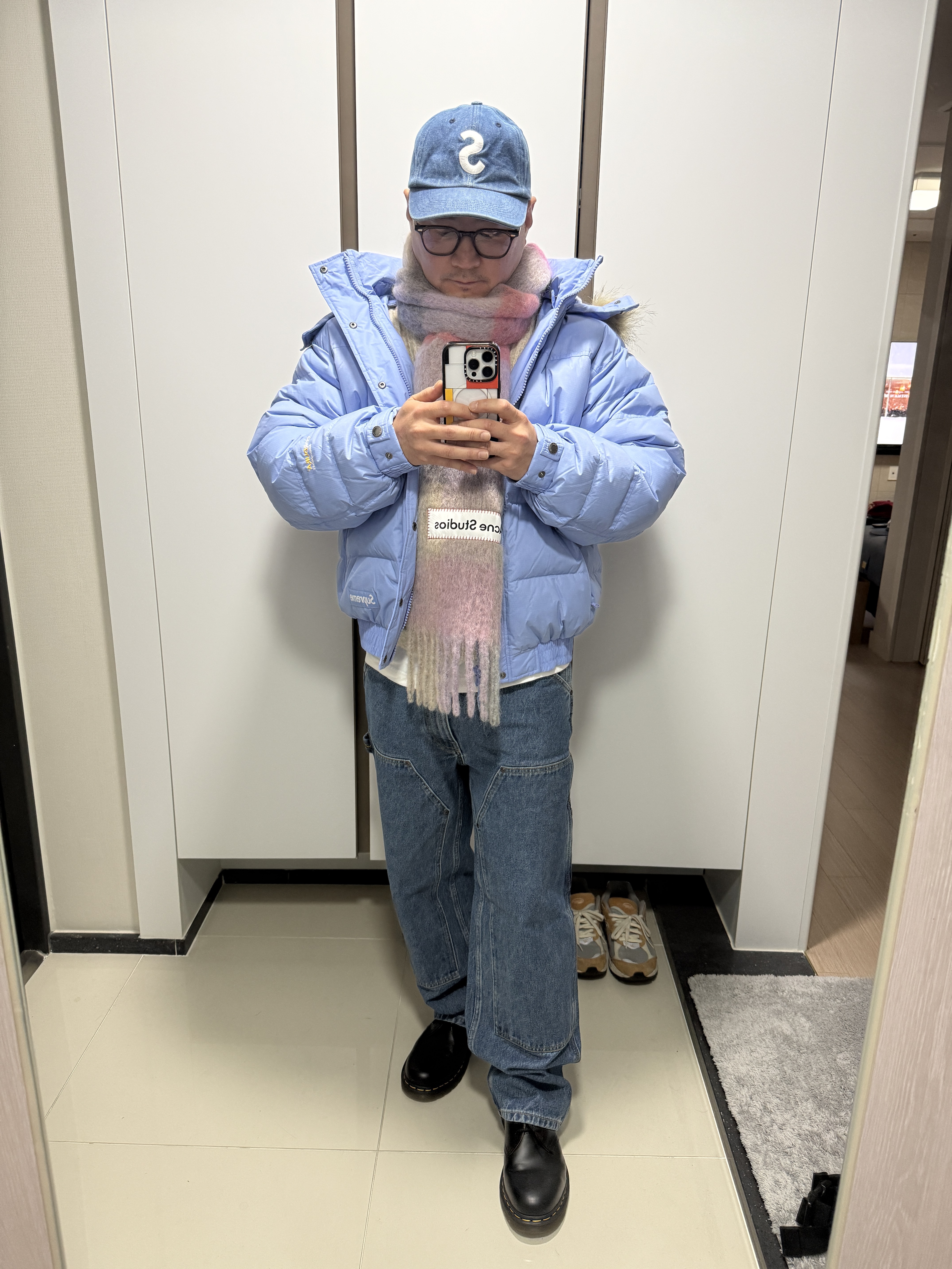 Supreme Facemask 700-Fill Down Puffer Jacket Light Blue - 25FW 착용 스타일