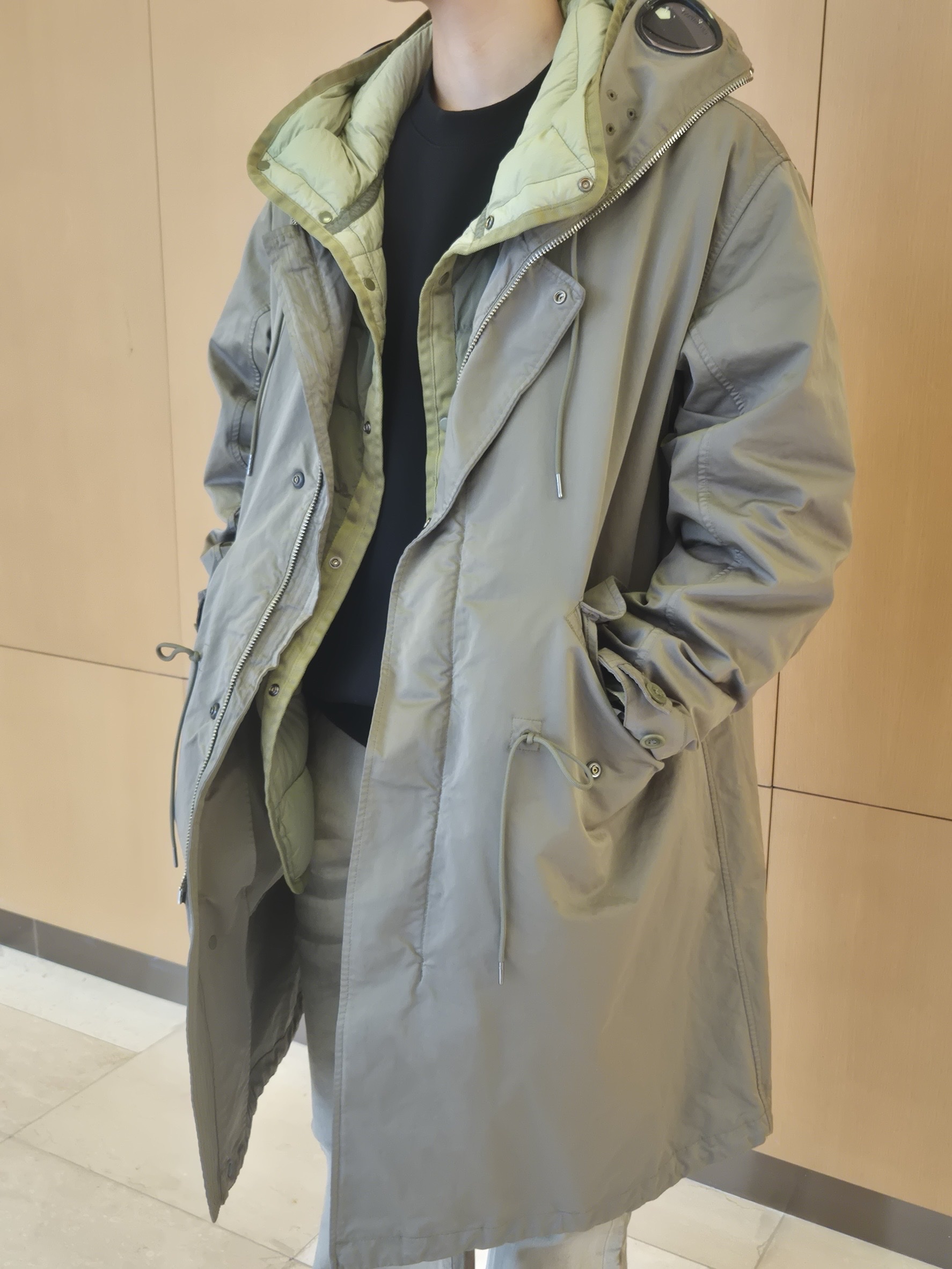 C.P. Company Micro Kei Explorer Fishtail Parka Elmwood Green - 25FW 착용 스타일 - 10